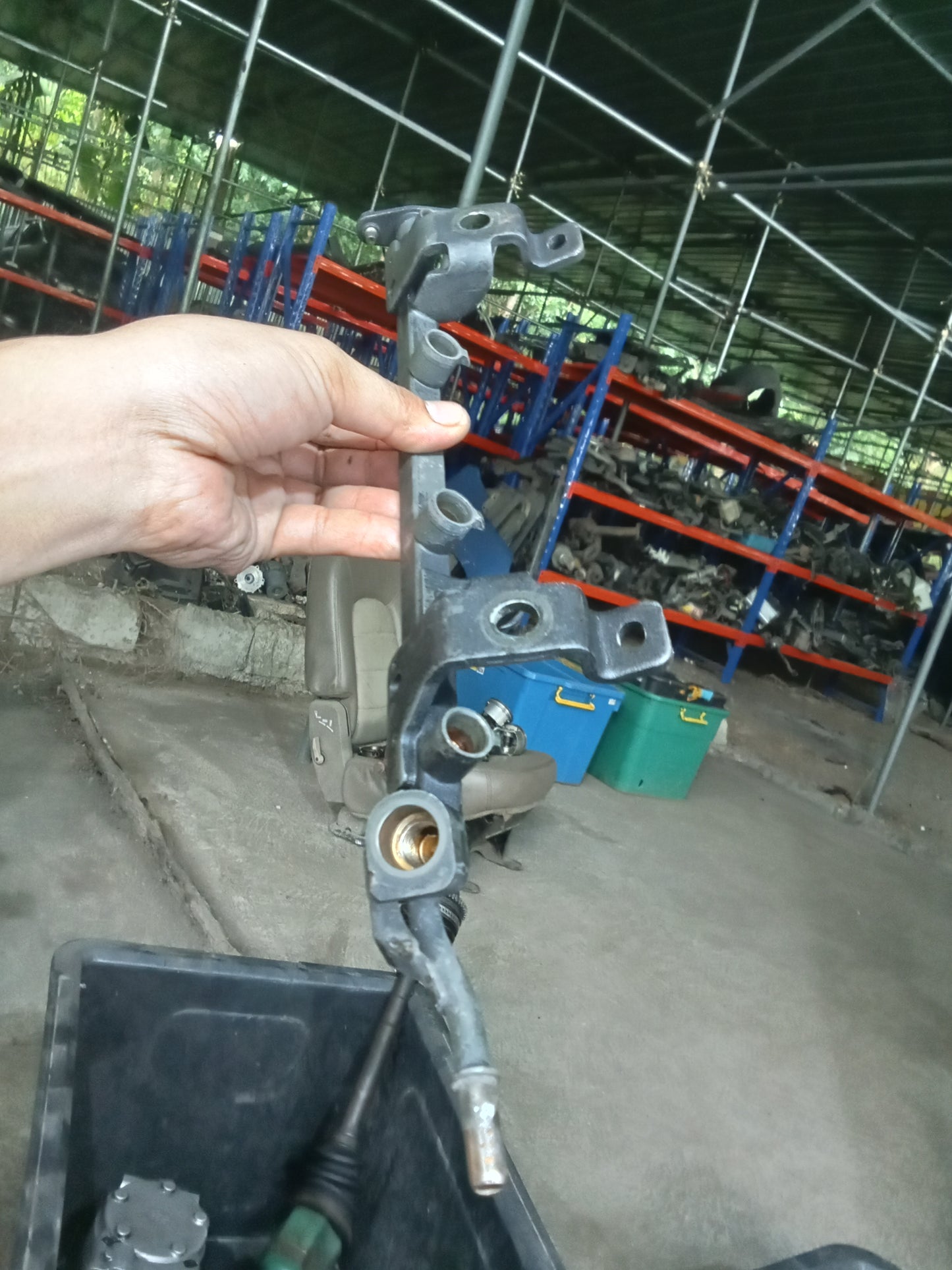 Ford Lynx 2002 Fuel Rail GENUINE ORIGINAL SURPLUS