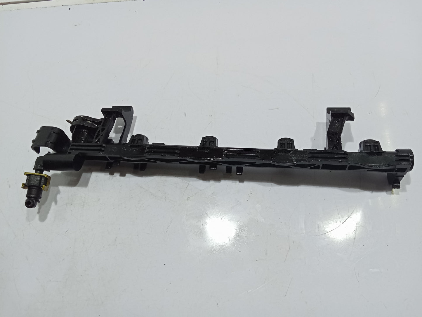 Ford Ecosport 1.5 Trend 2015 - 2019 Fuel Rail GENUINE ORIGINAL SURPLUS