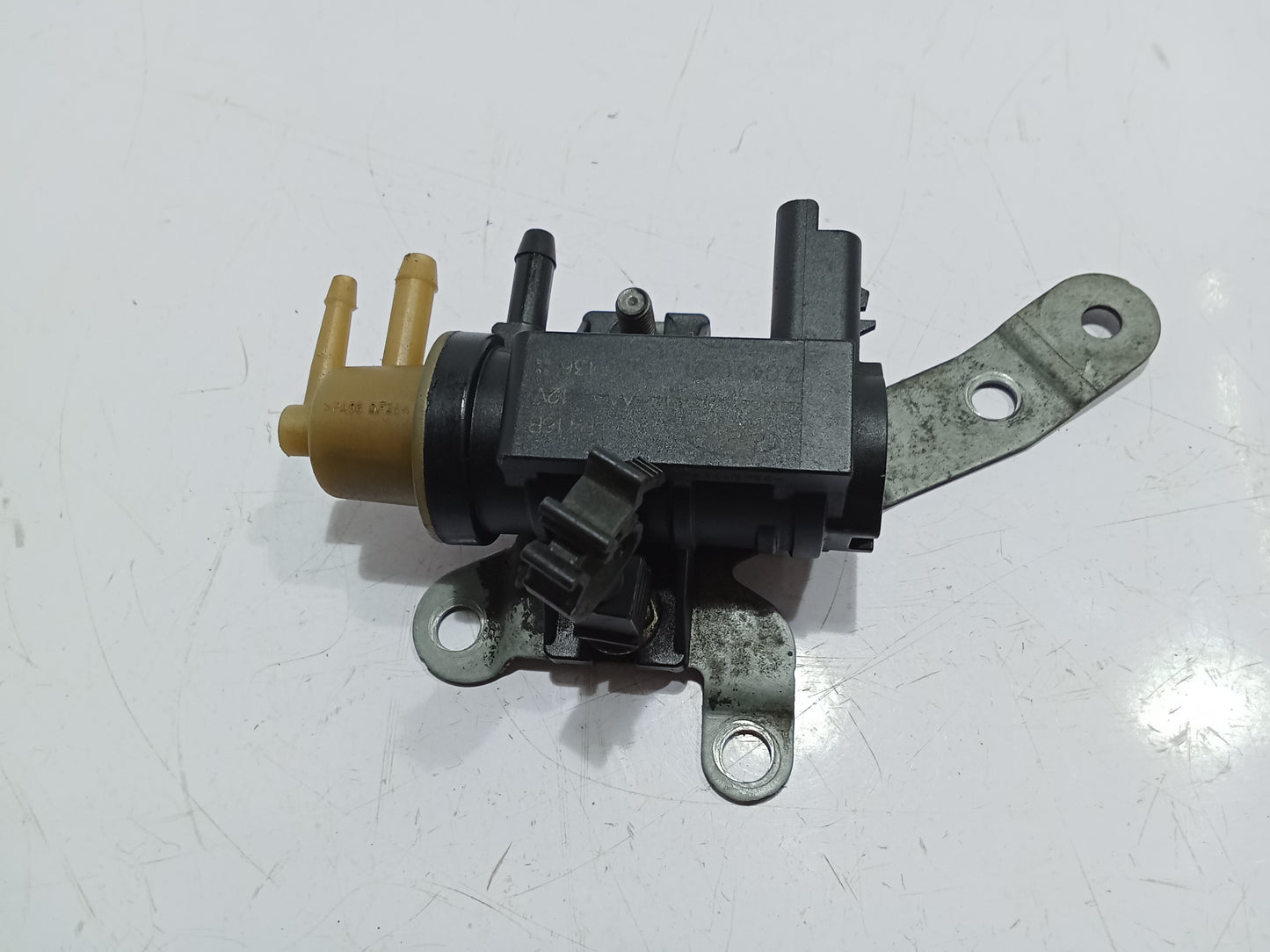 Ford Fiesta 1.0 Ecoboost Vacuum Solenoid GENUINE ORIGINAL SURPLUS