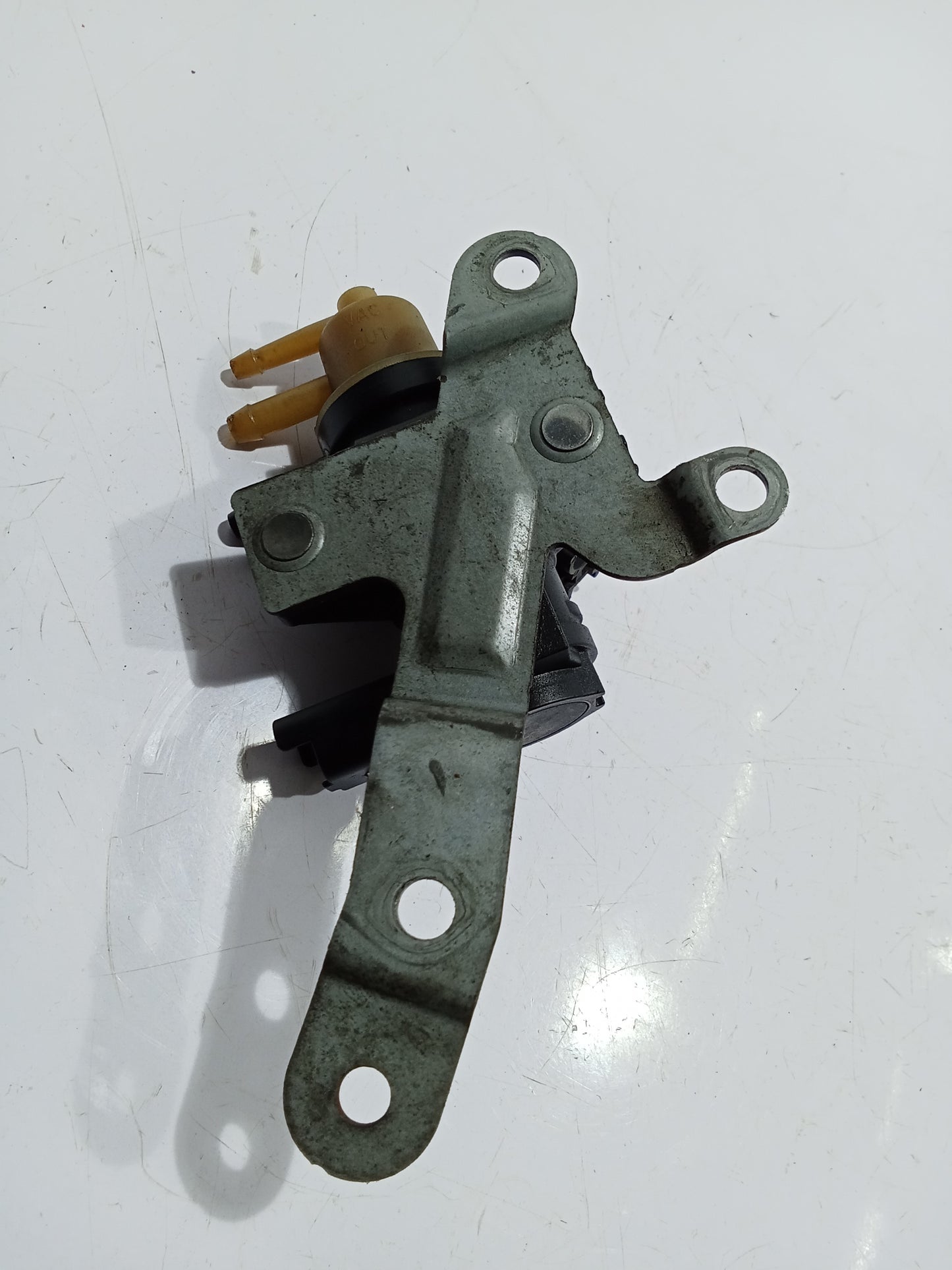 Ford Fiesta 1.0 Ecoboost Vacuum Solenoid GENUINE ORIGINAL SURPLUS