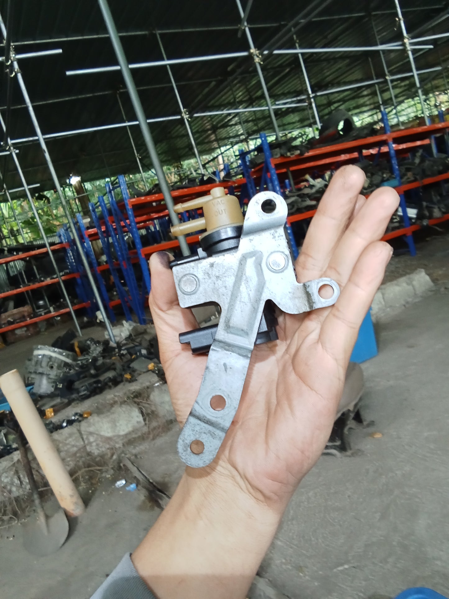 Ford Fiesta 1.0 Ecoboost Vacuum Solenoid GENUINE ORIGINAL SURPLUS