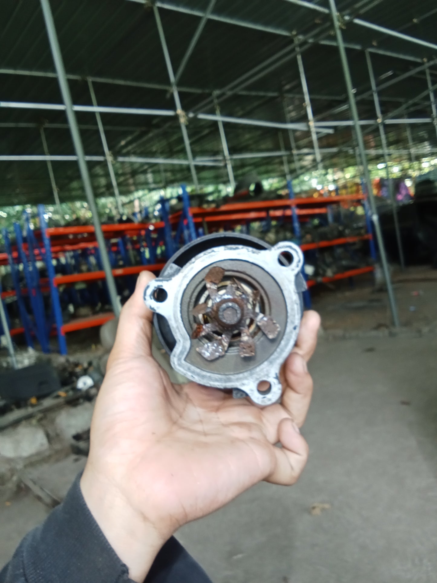Nissan X-Trail Water Pump GENUINE ORIGINAL SURPLUS