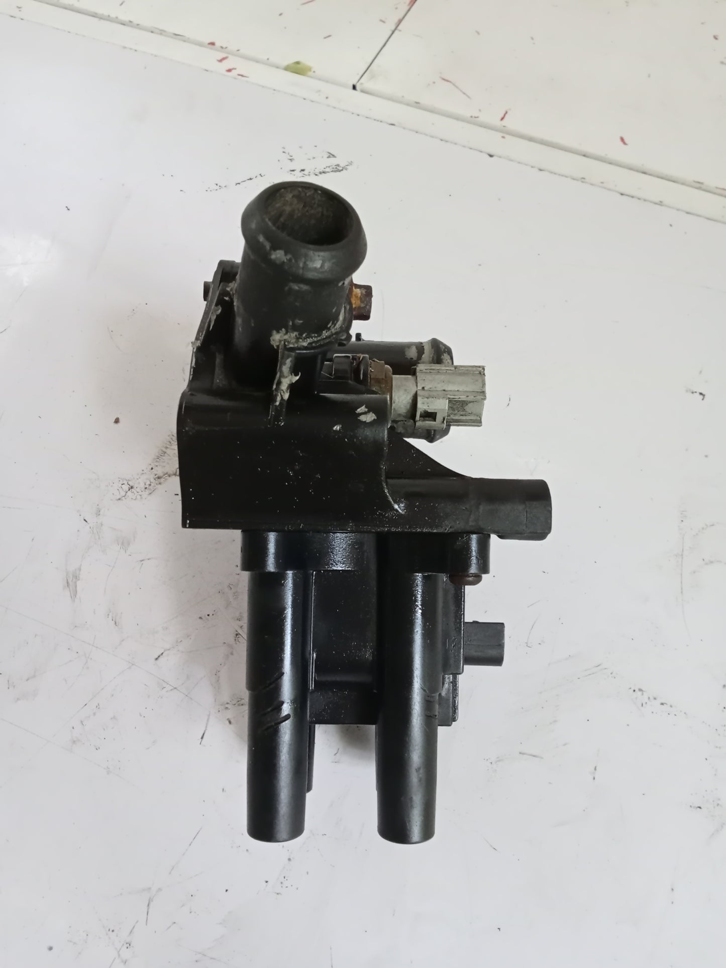 Coil Pack w Thermostat Housing| Ford Fiesta 1.4