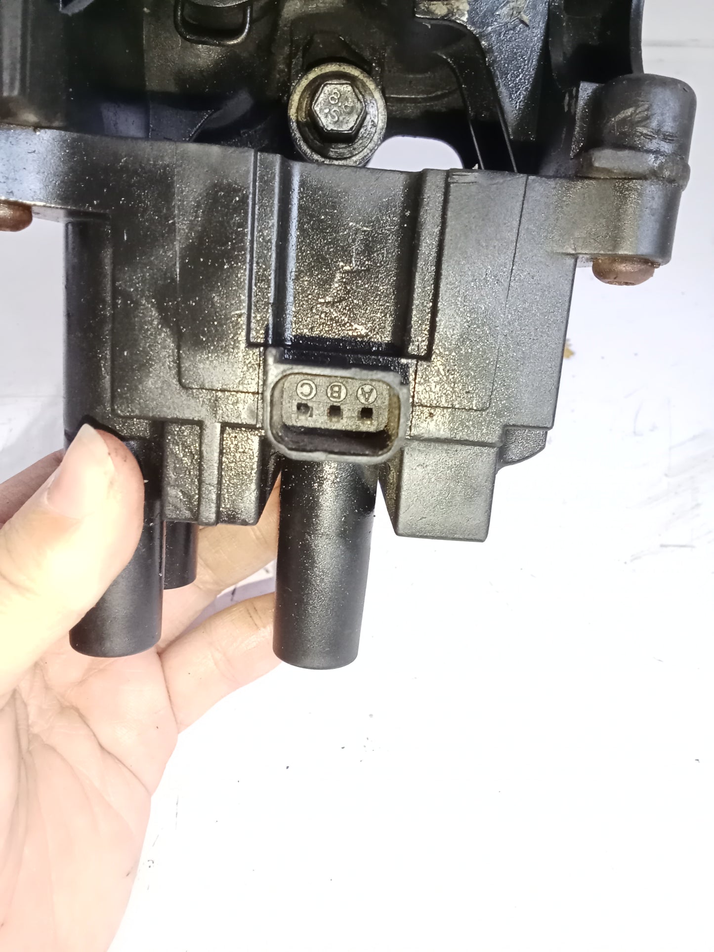 Coil Pack w Thermostat Housing| Ford Fiesta 1.4