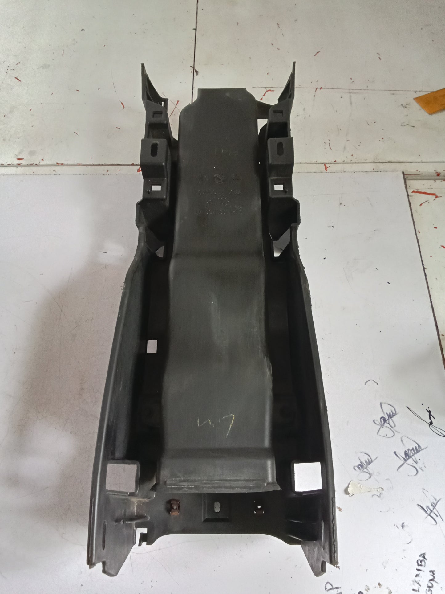 Center Cansole | Ford Explorer