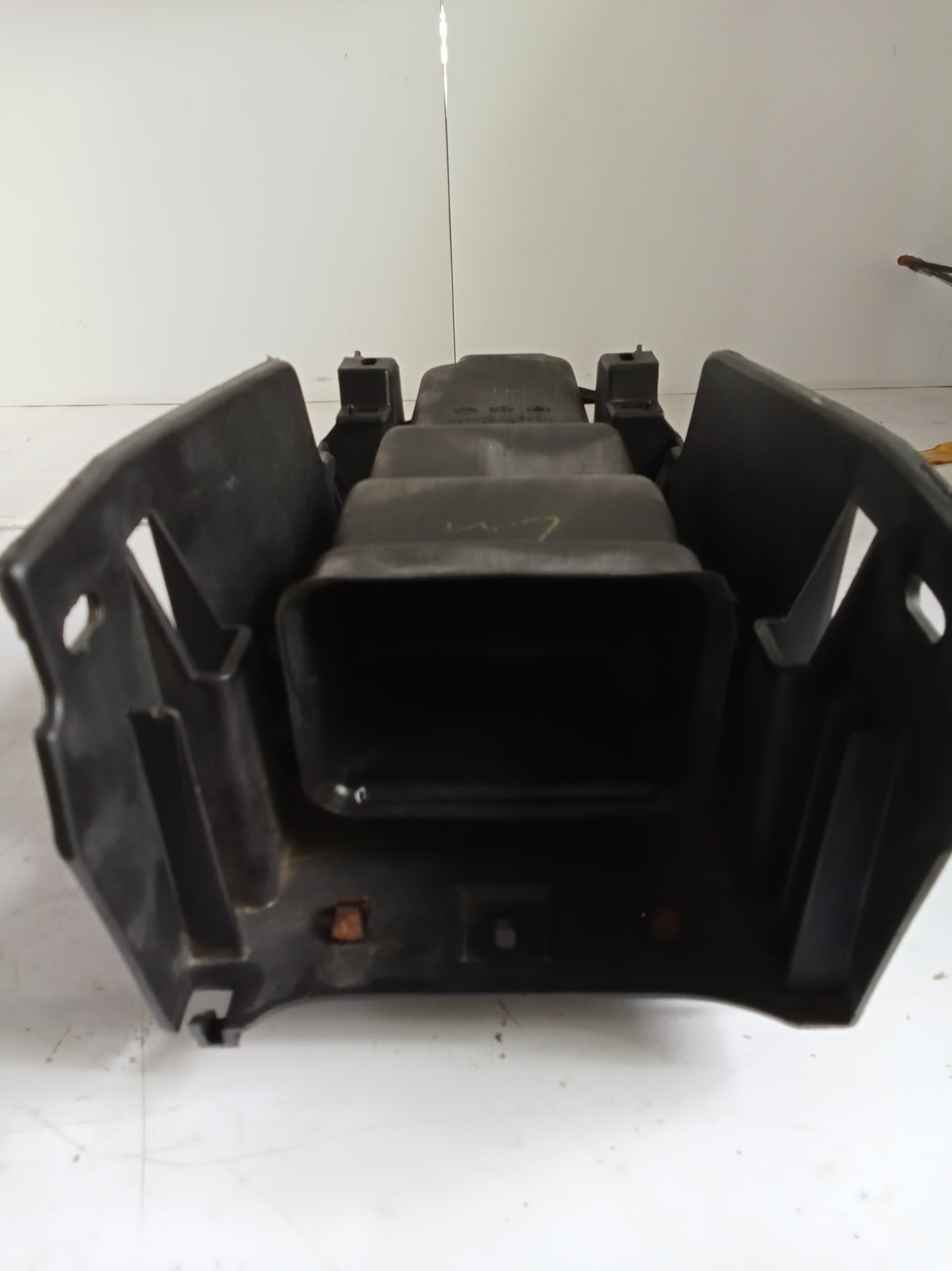 Center Cansole | Ford Explorer