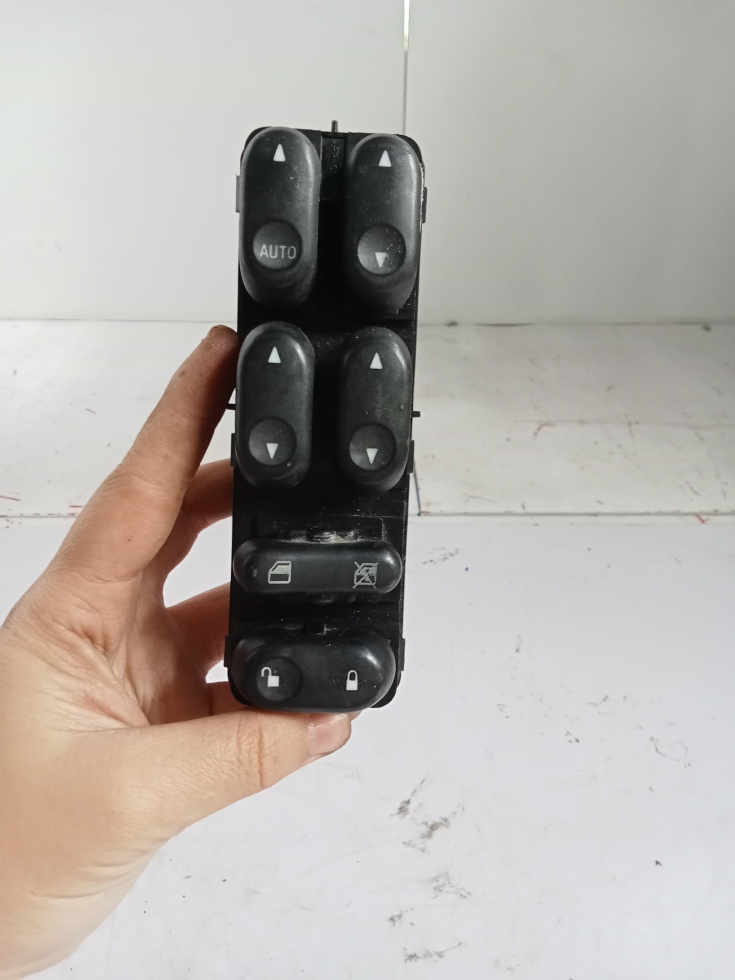 Main Switch | Ford Escape 2.0
