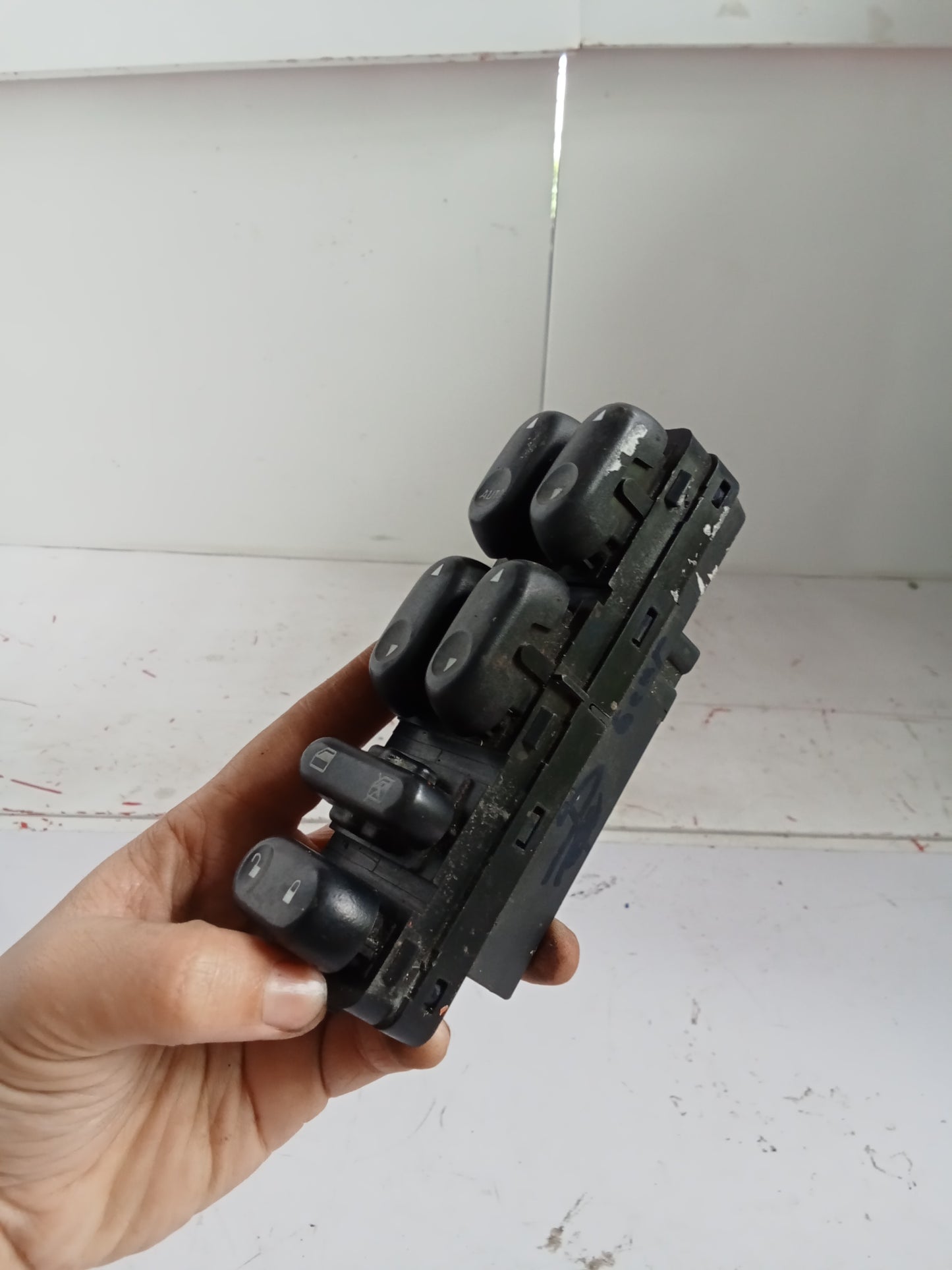 Main Switch | Ford Escape 2.0