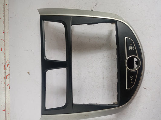 Center Frame | Hyundai Accent 2016