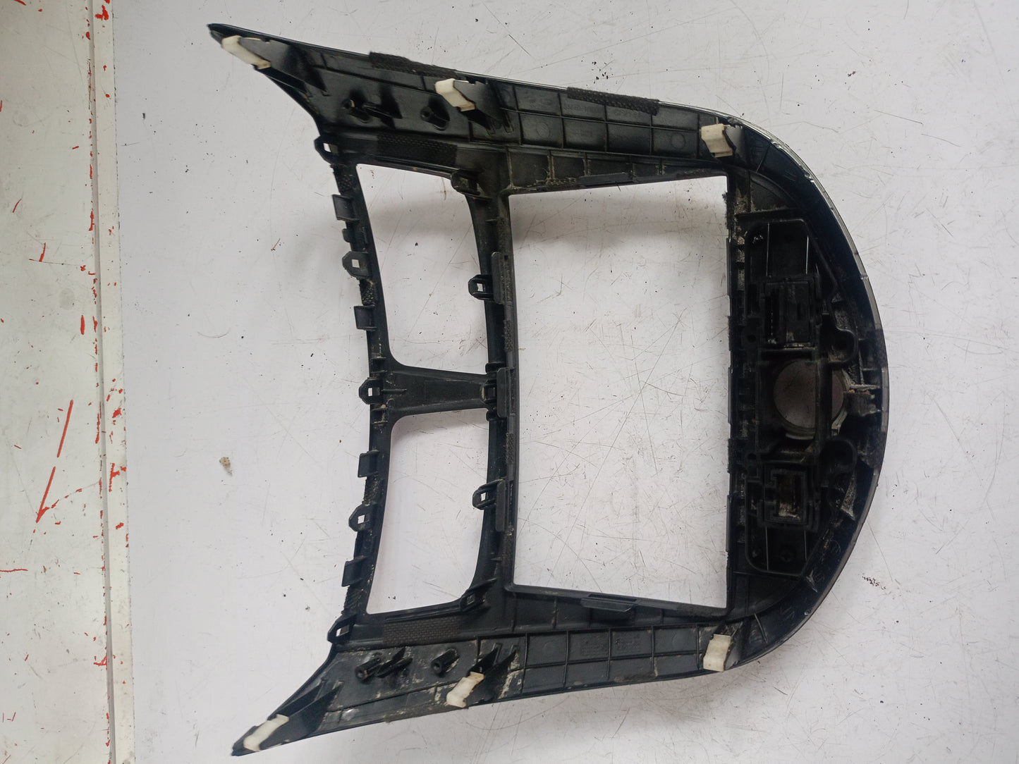 Center Frame | Hyundai Accent 2016