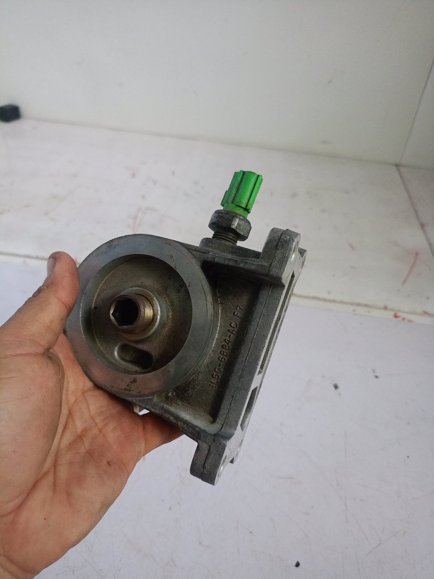 Oil Filter Mounting | Ford Focus 2.0