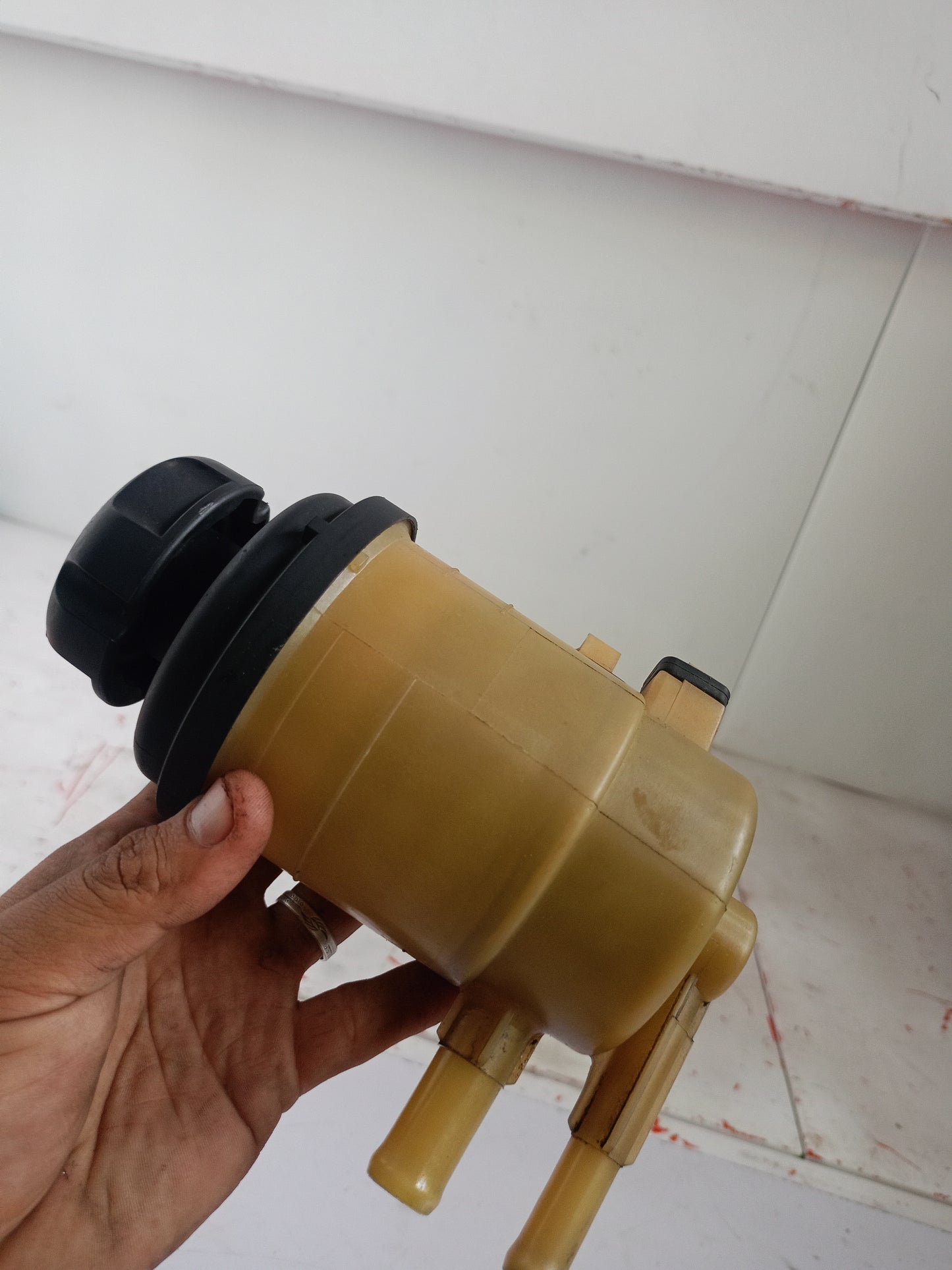 Fluid Tank | Hyundai Tucson CRDI