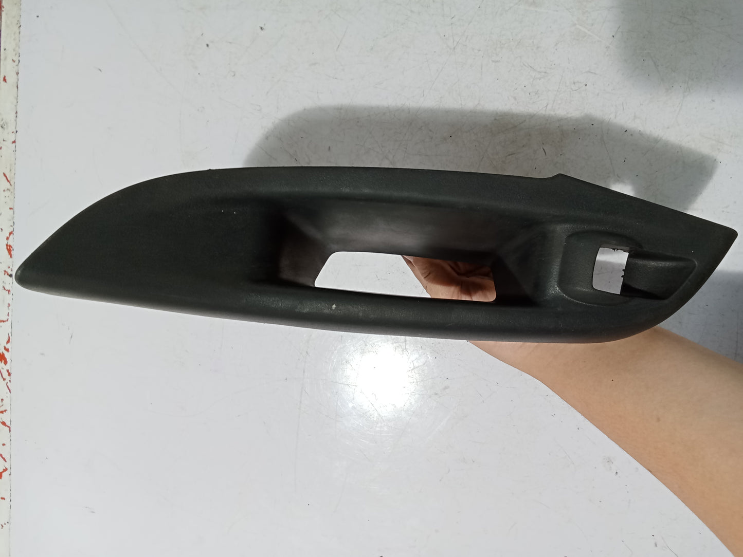 Door Panel Armrest D/S | Ford Focus| Red