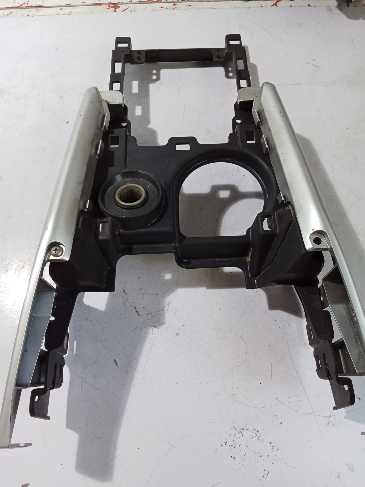 Center Frame Cansole | Mitsubishi Asx