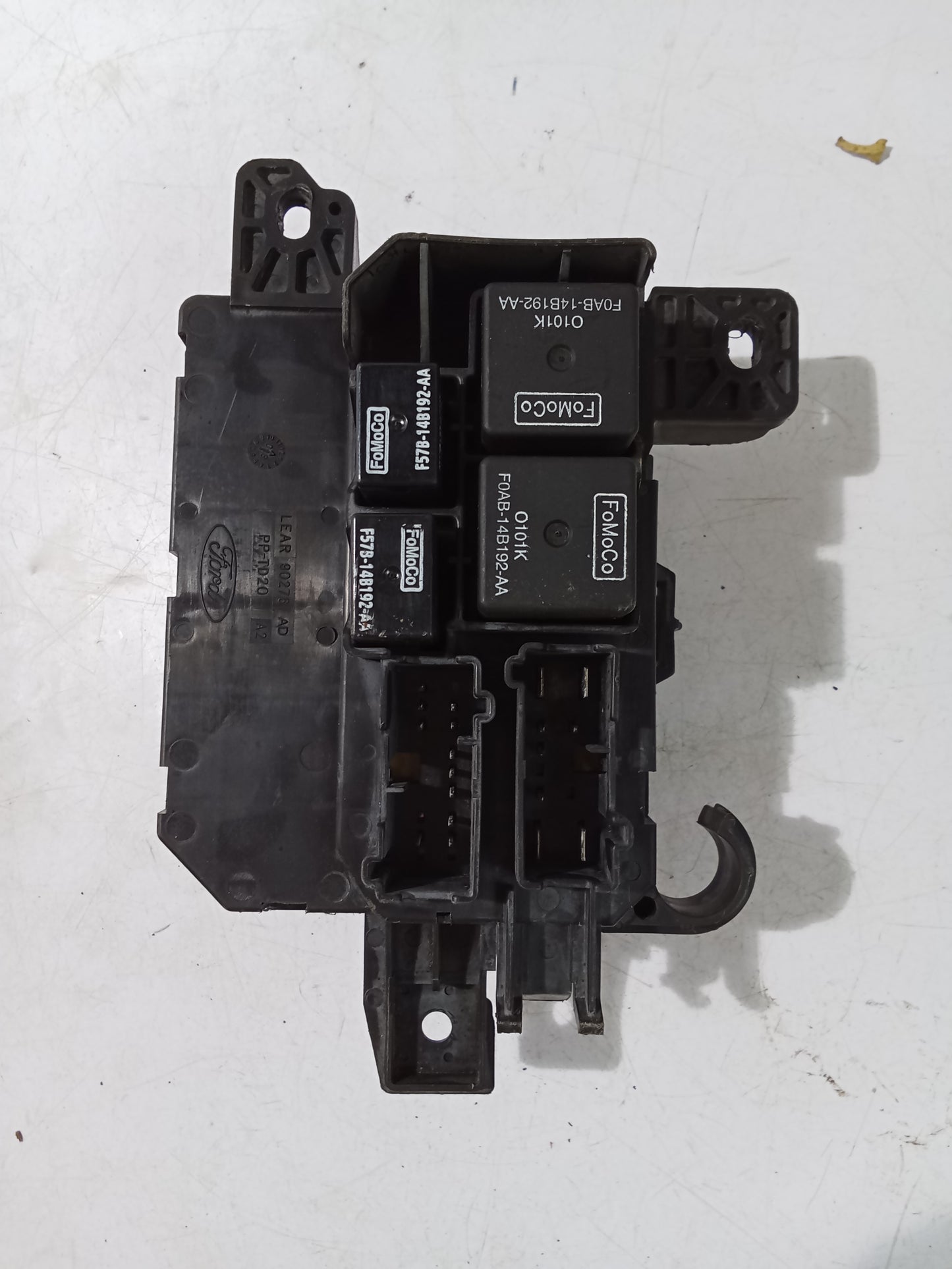 Fuse Box | Ford Escape 2.3