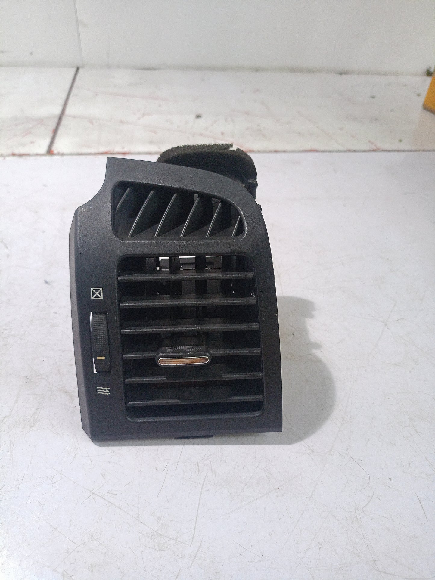 AC Vent | Driver Side | Chevrolet Captiva Gas