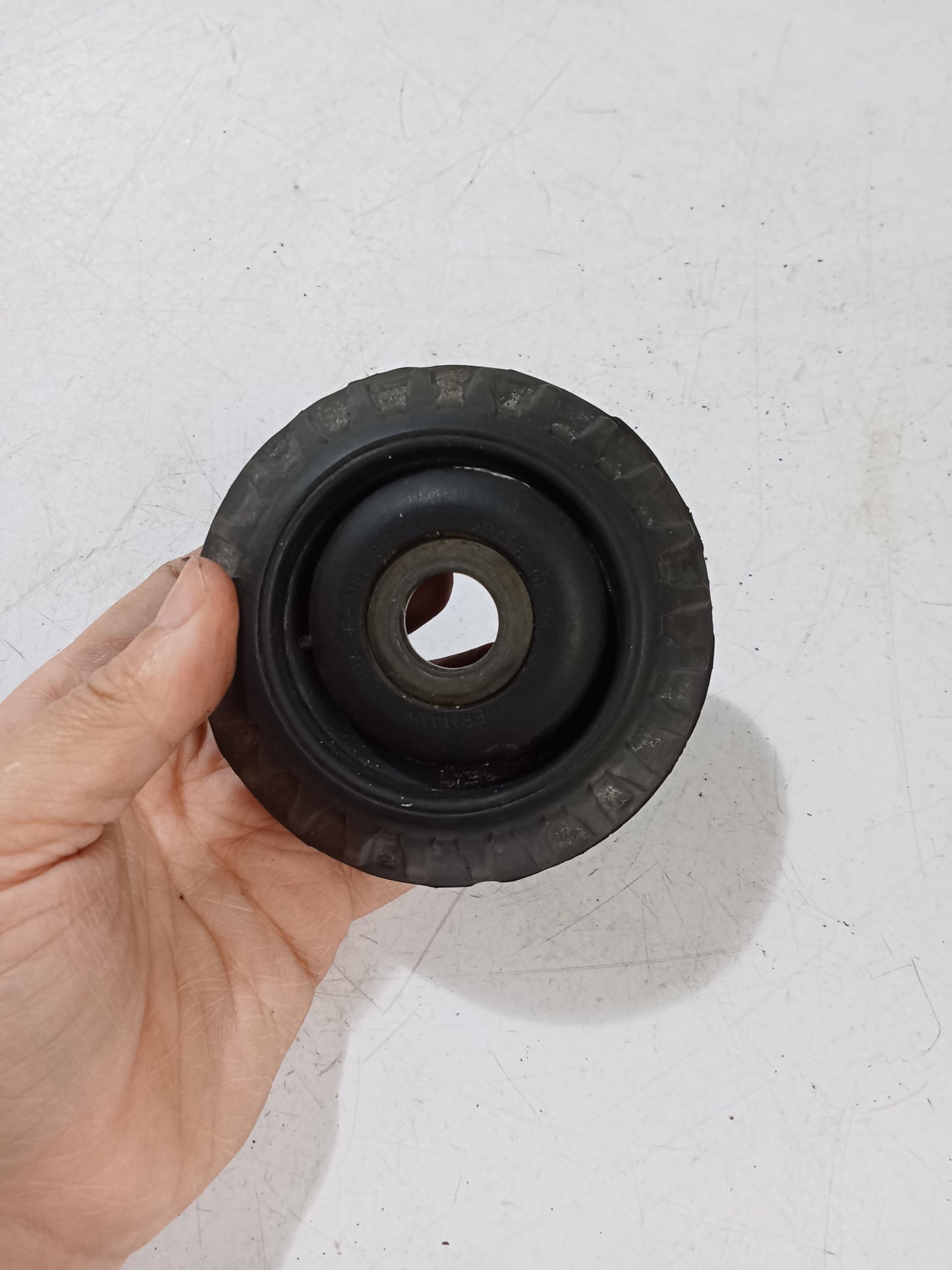 Shock Mount | Chevrolet Sail