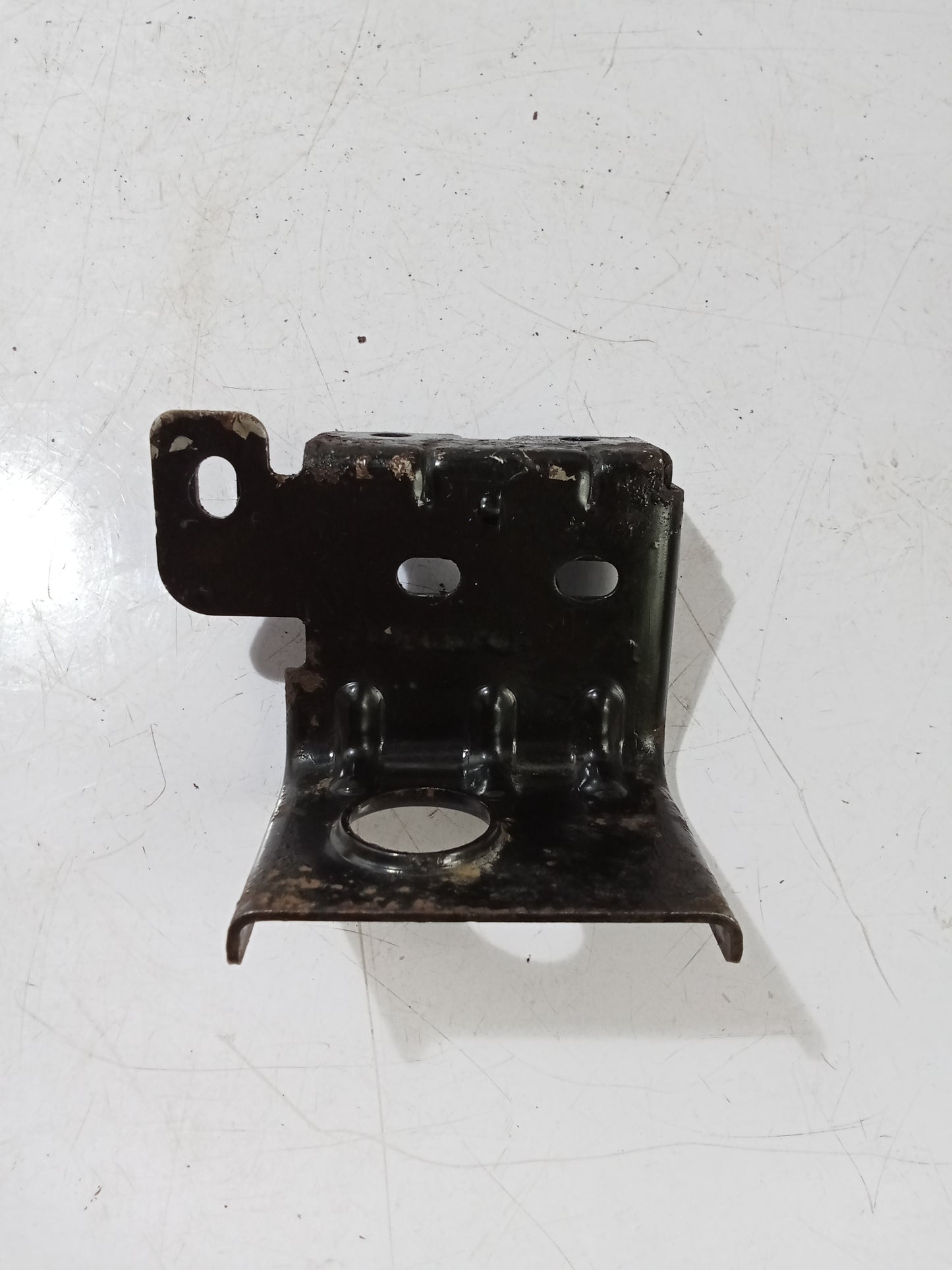 Bumper Bracket | Chevrolet Sail