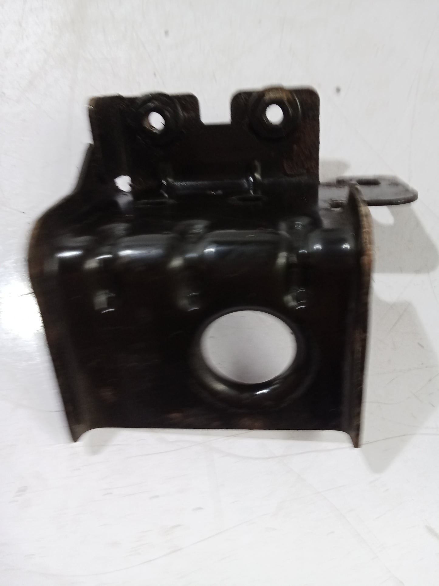 Bumper Bracket | Chevrolet Sail