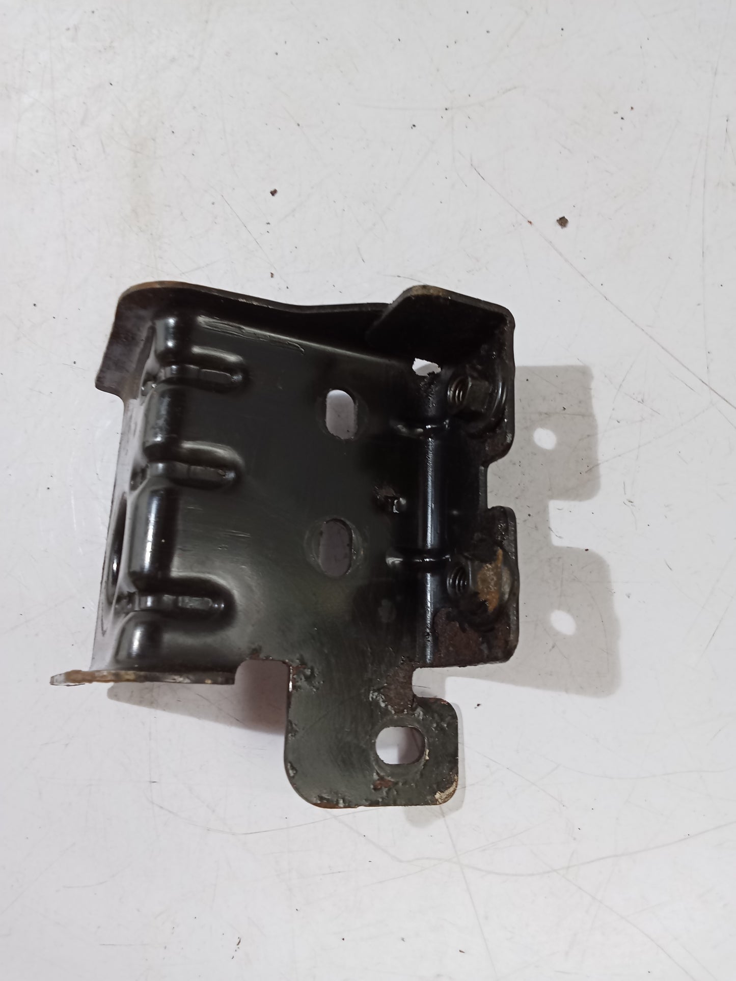 Bumper Bracket | Chevrolet Sail