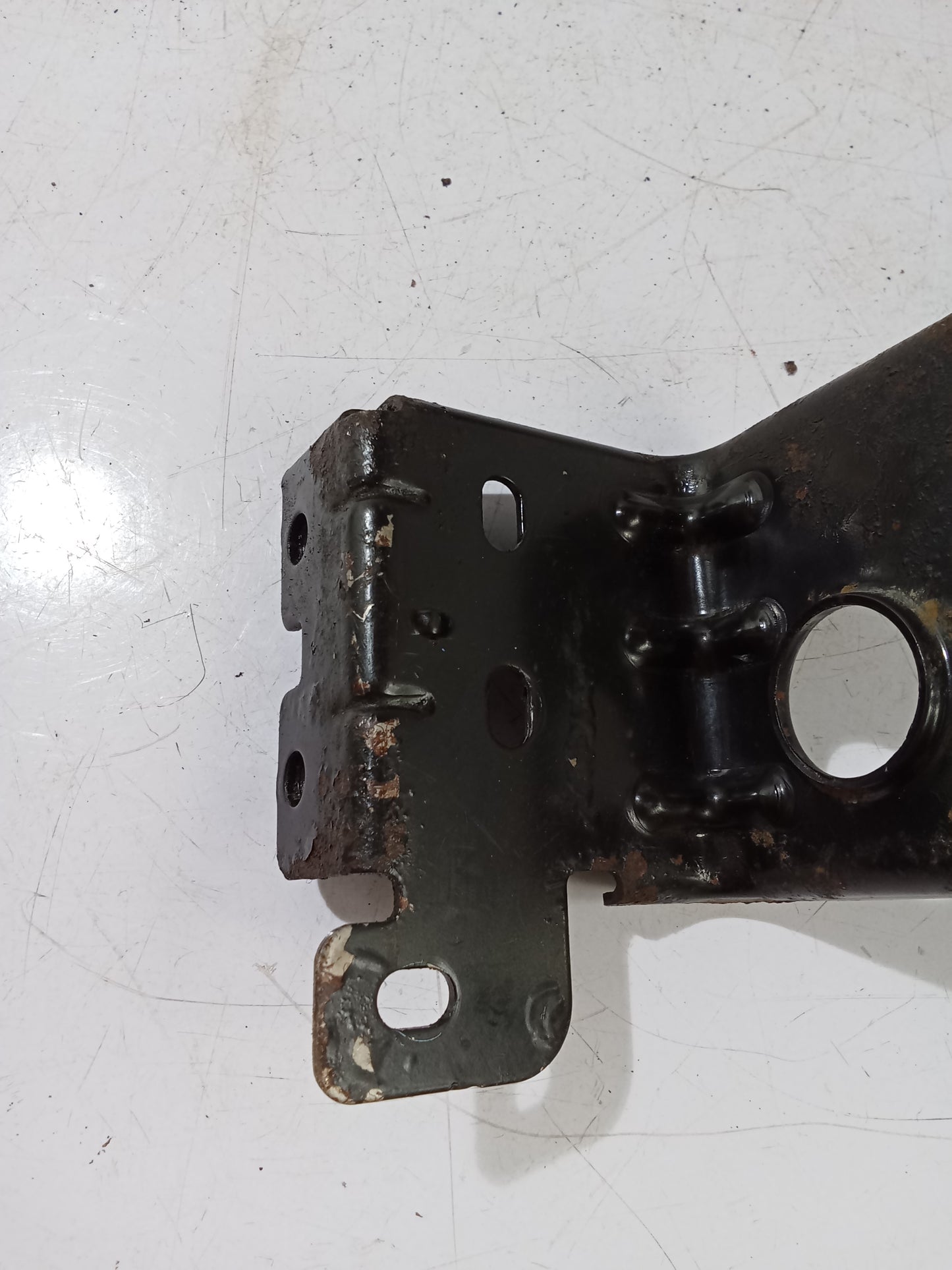 Bumper Bracket | Chevrolet Sail