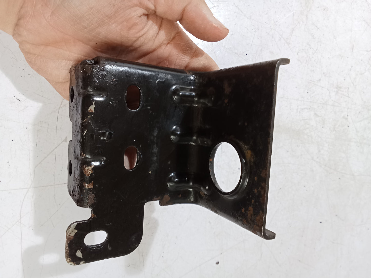 Bumper Bracket | Chevrolet Sail