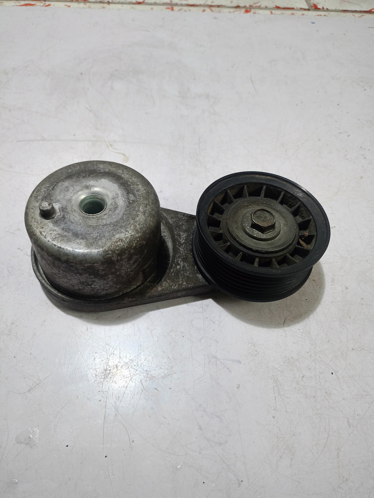 Belt Tensioner | Explorer Eddie Bauer