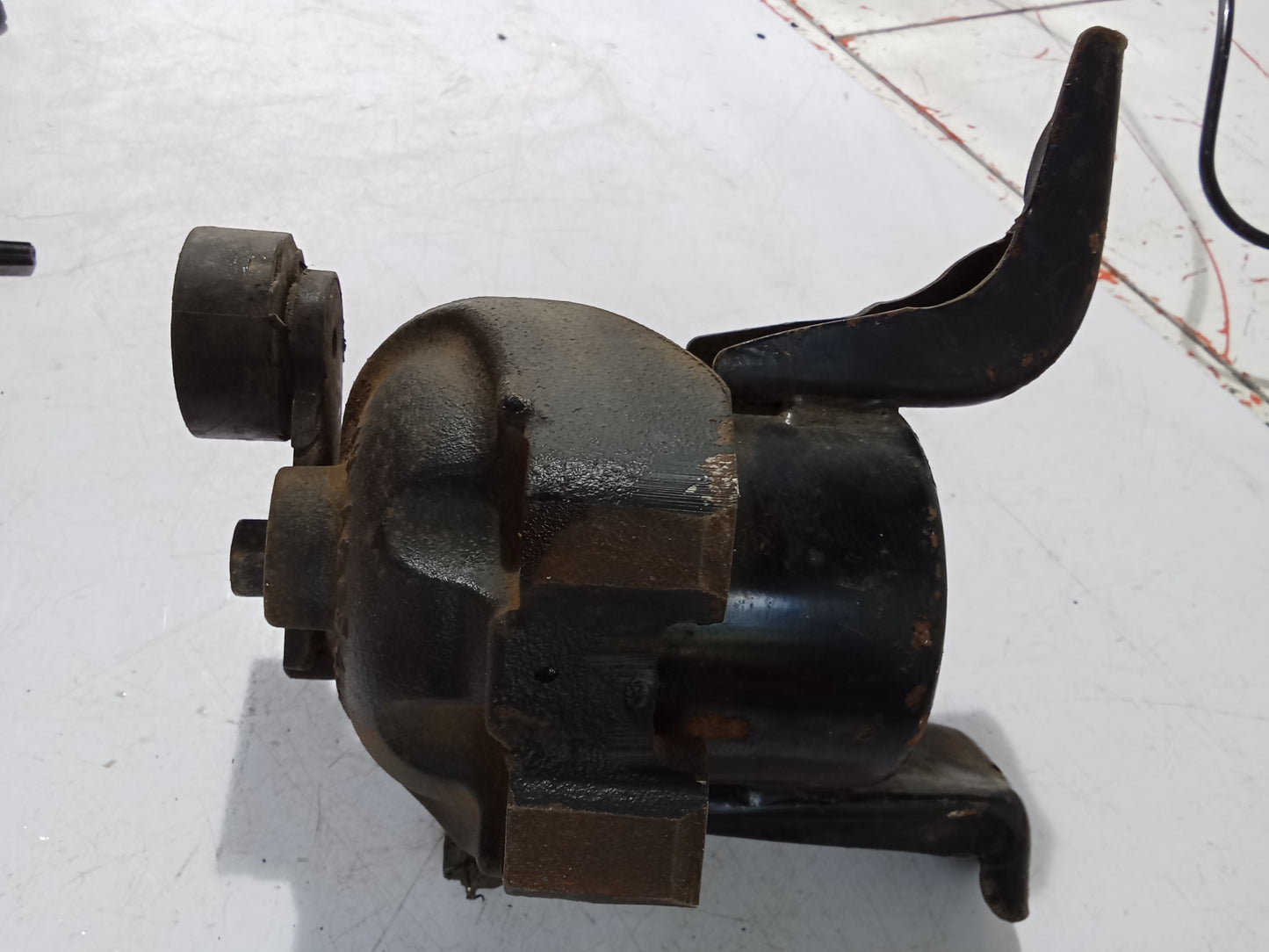 Engine Support | Ford Escape 2.3