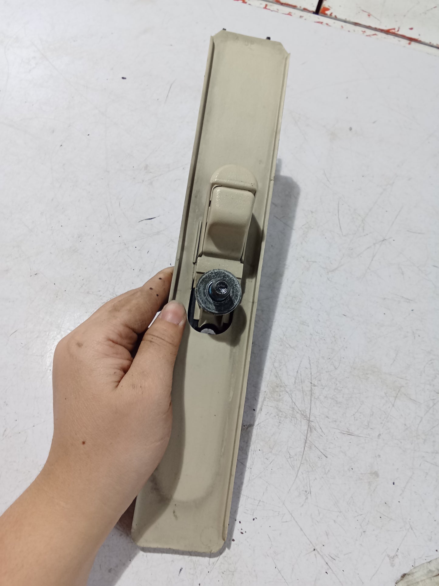 Seatbelt Catcher | Ford Expedition