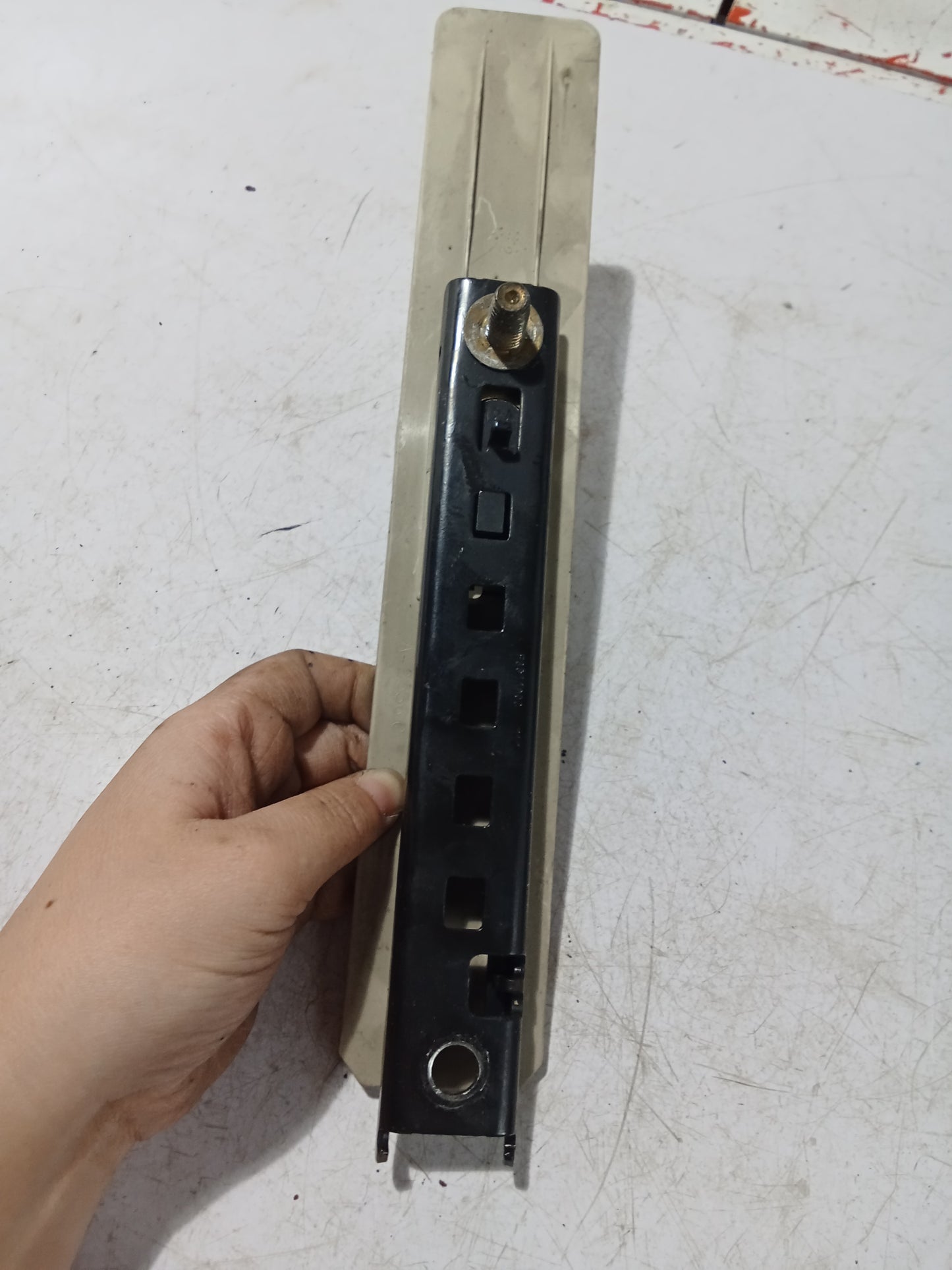 Seatbelt Catcher| Ford Expedition