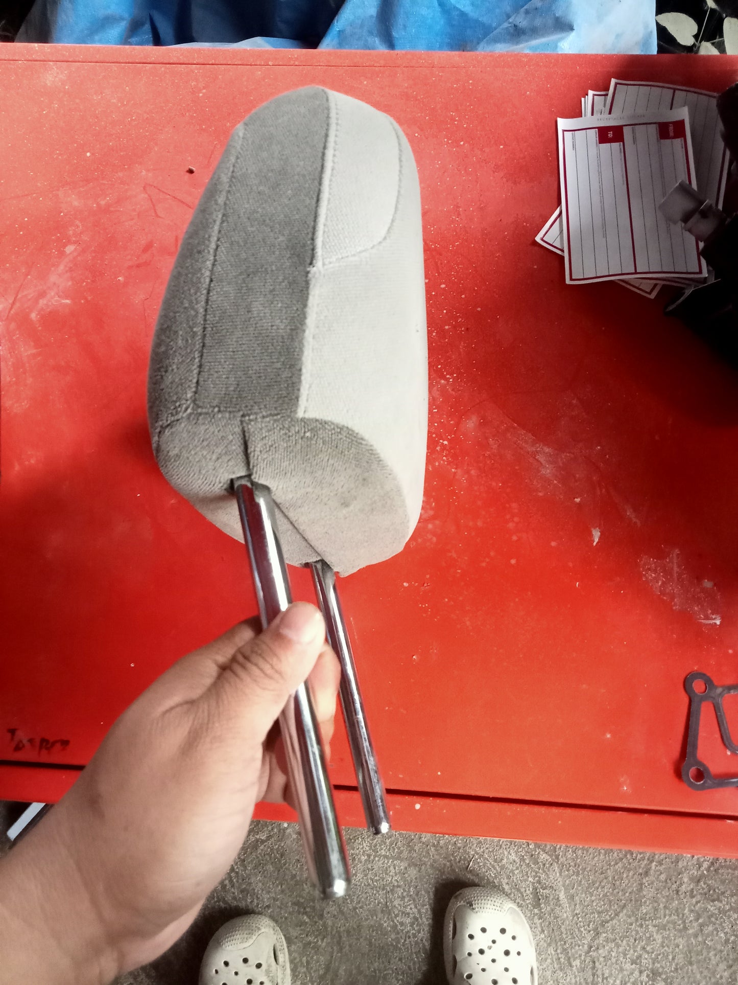 DRIVER SIDE FRONT HEAD REST | SPIN 2014