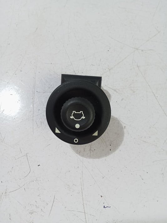 Wing Mirror Adjuster Control| Gord EcoSport