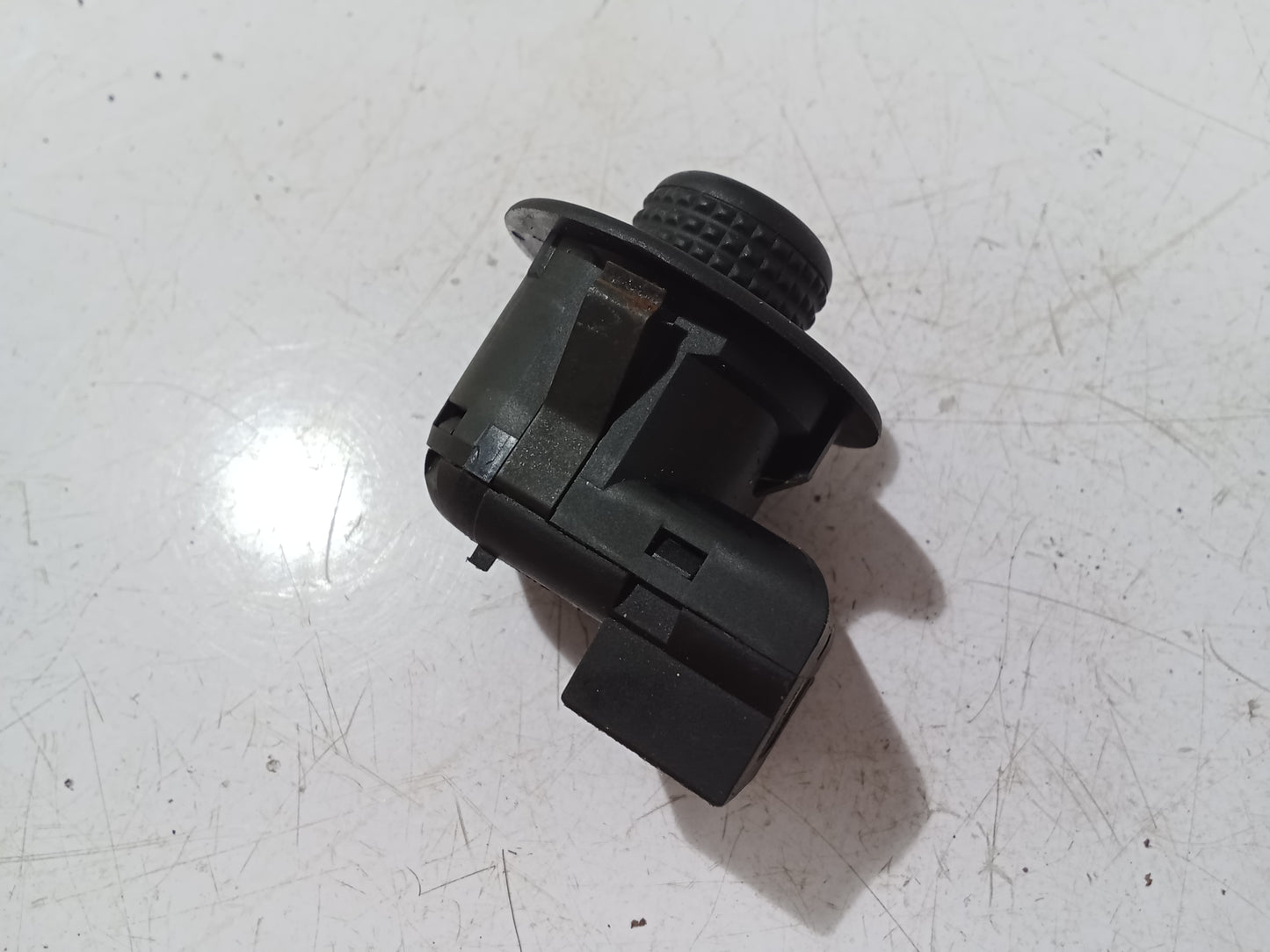 Wing Mirror Adjuster Control| Gord EcoSport