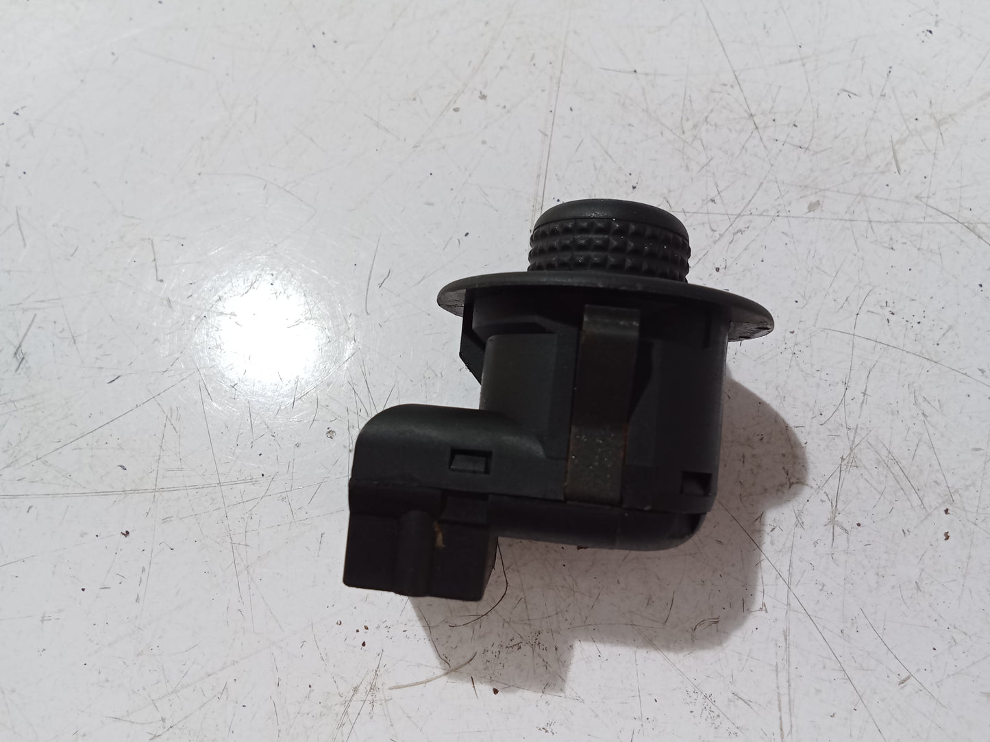 Wing Mirror Adjuster Control| Gord EcoSport