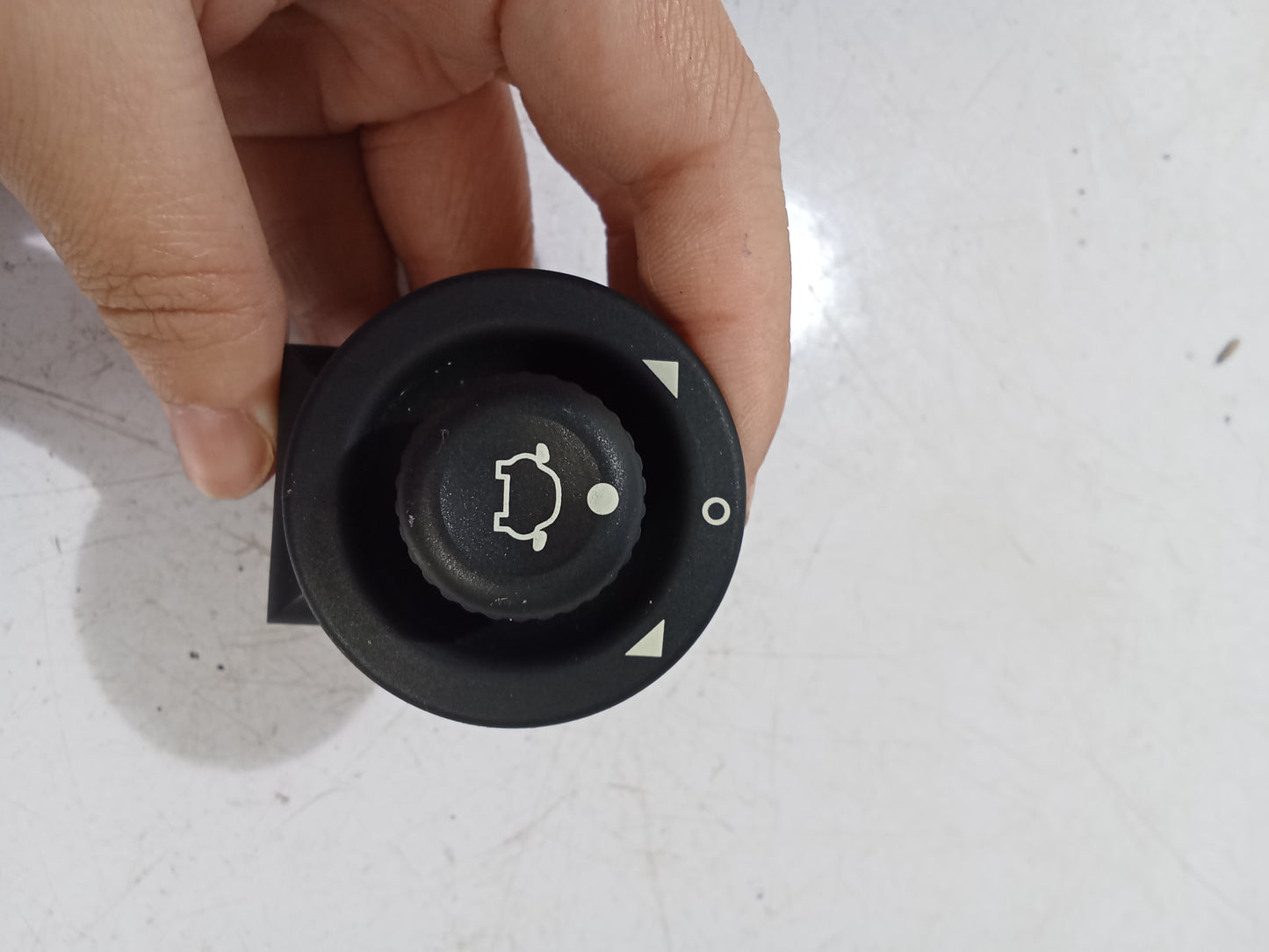 Wing Mirror Adjuster Control| Gord EcoSport