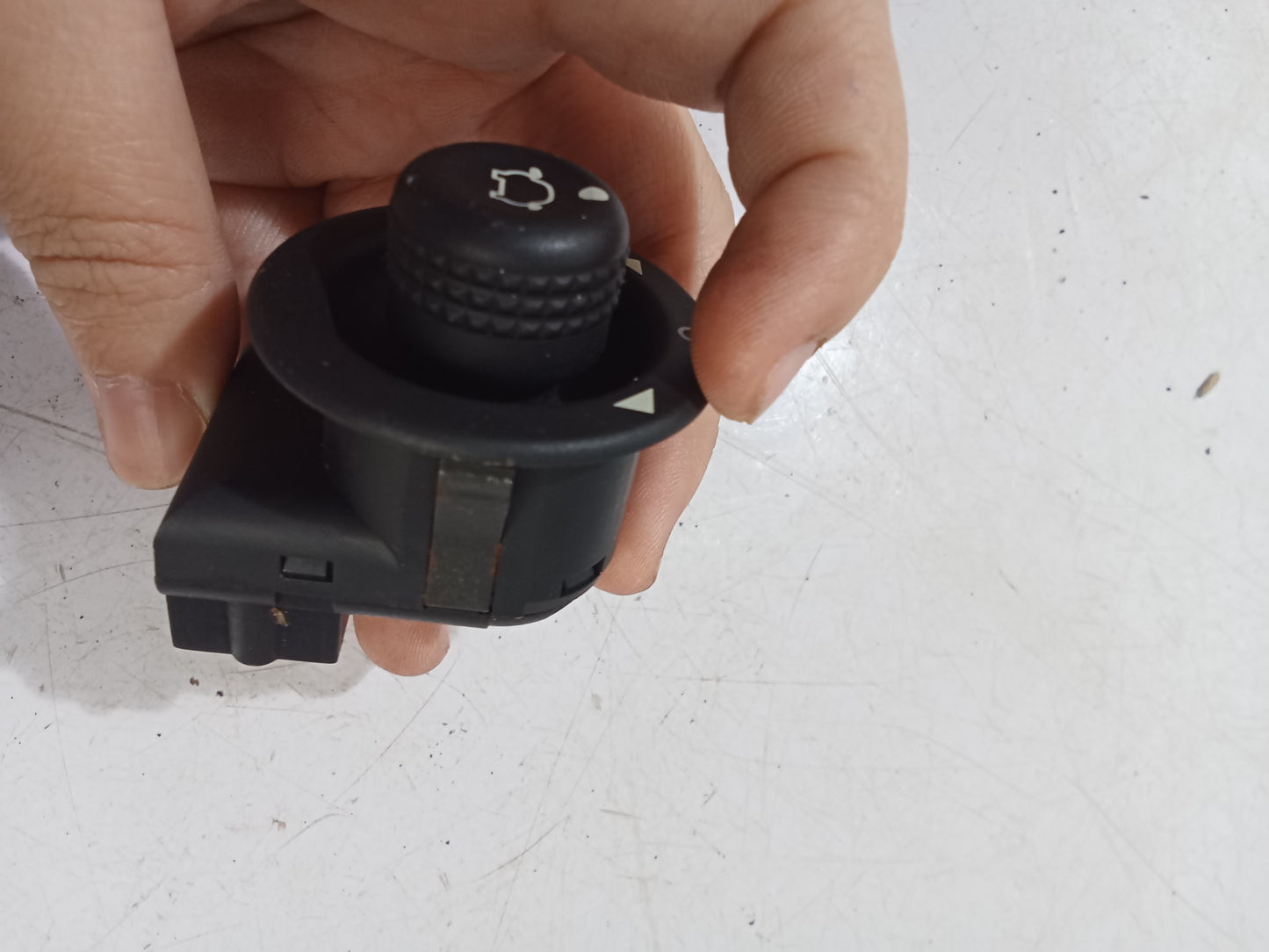 Wing Mirror Adjuster Control| Gord EcoSport