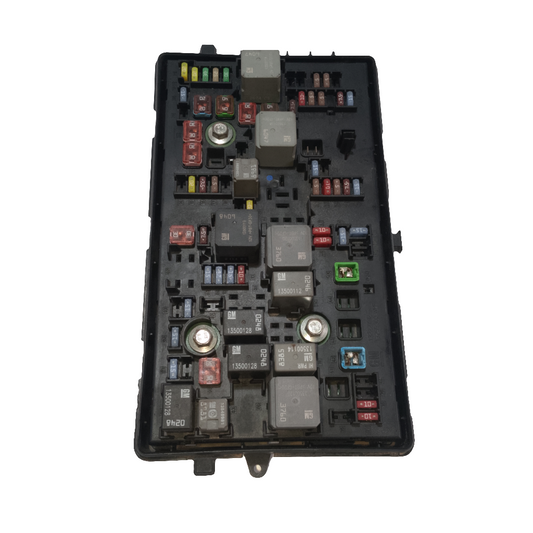 Fuse Box | Chevrolet Cruze White