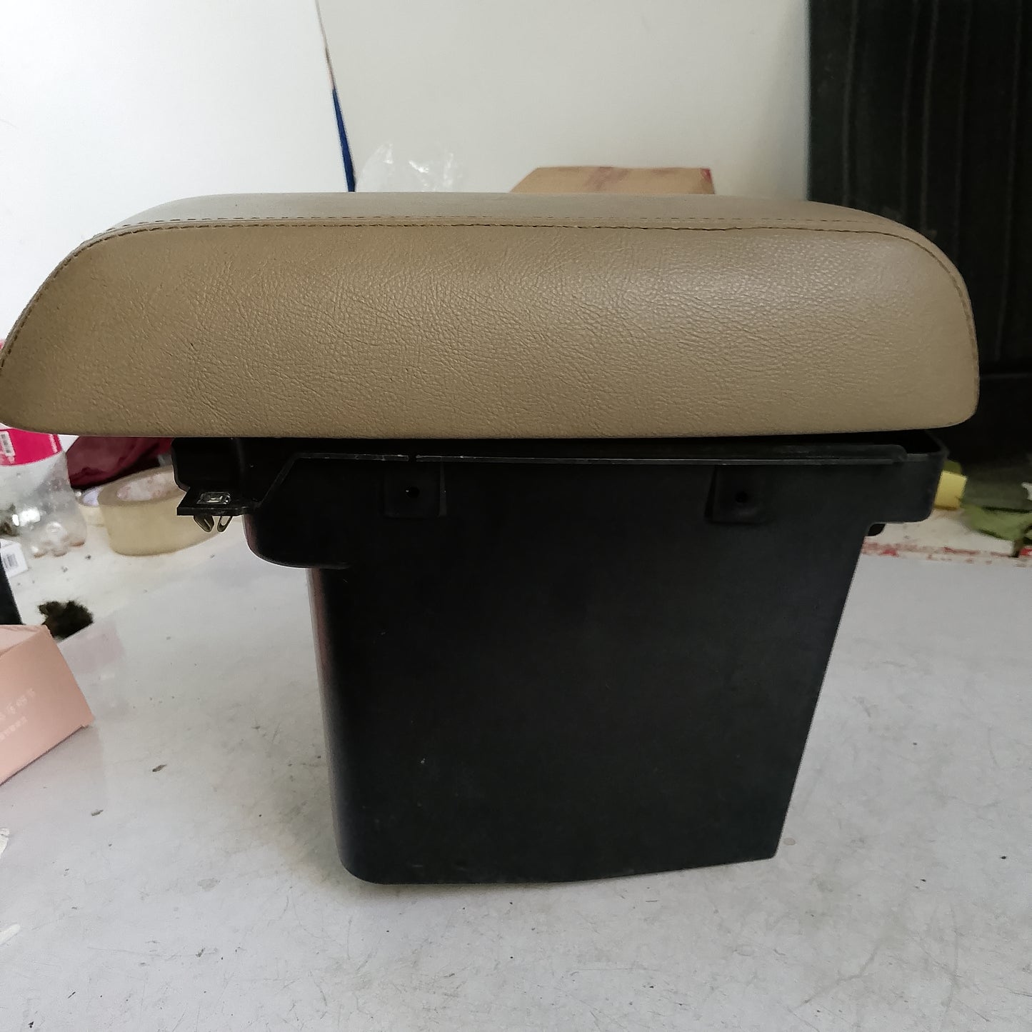 Center Console Arm Rest | Eddie Bauer