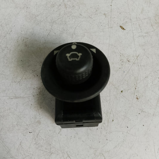 Mirror Adjustment Switch | Fiesta