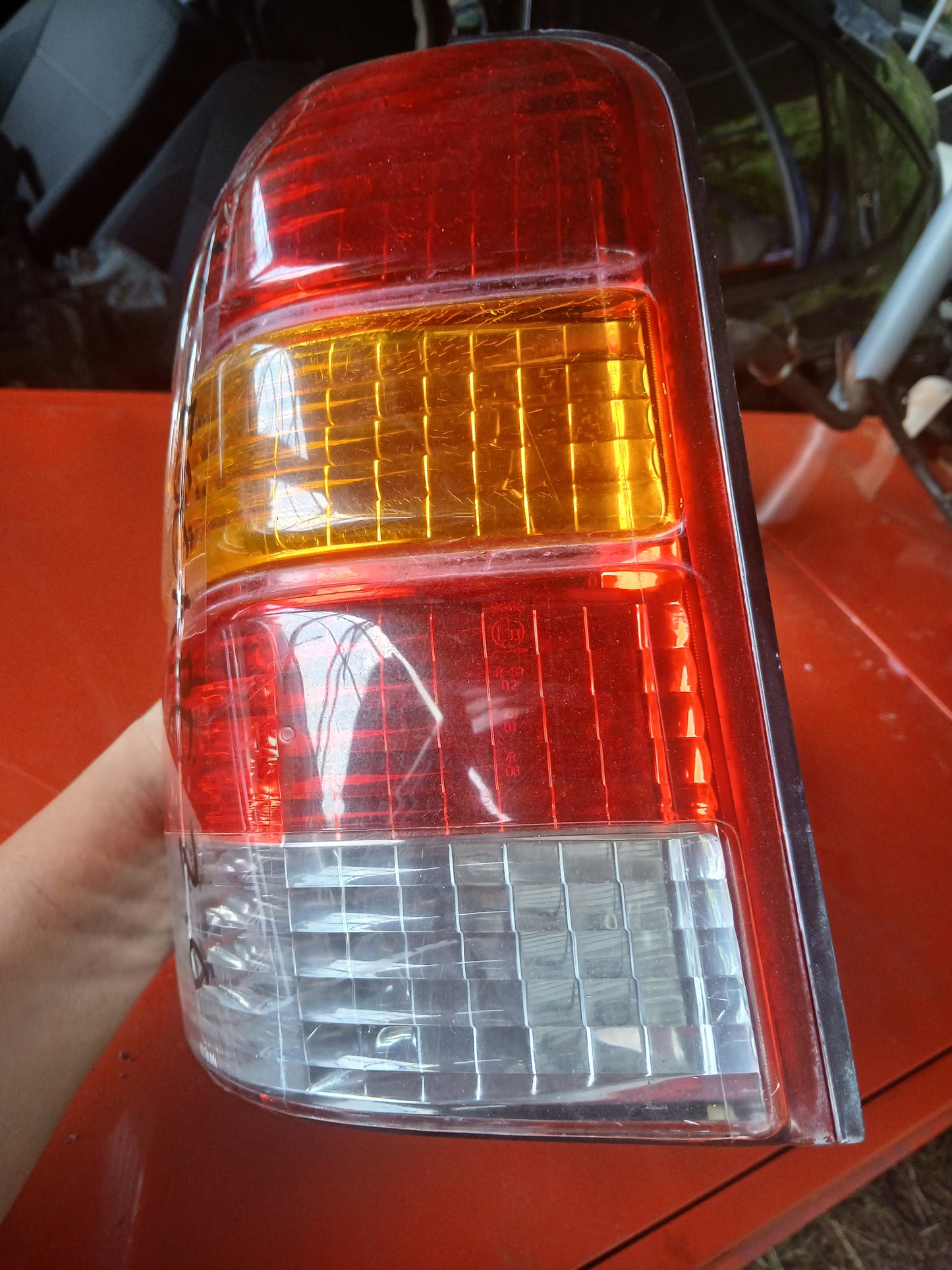 Ford Eacape Tail Light | Gen 1 | 2002 -2006 | 2.0, 2.3, 3.0