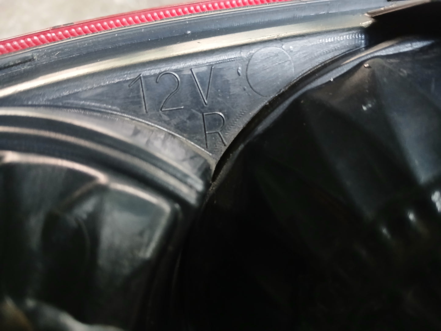 Mitsubishi Lancer Cedia Tail Light Driver Side ( with issue )