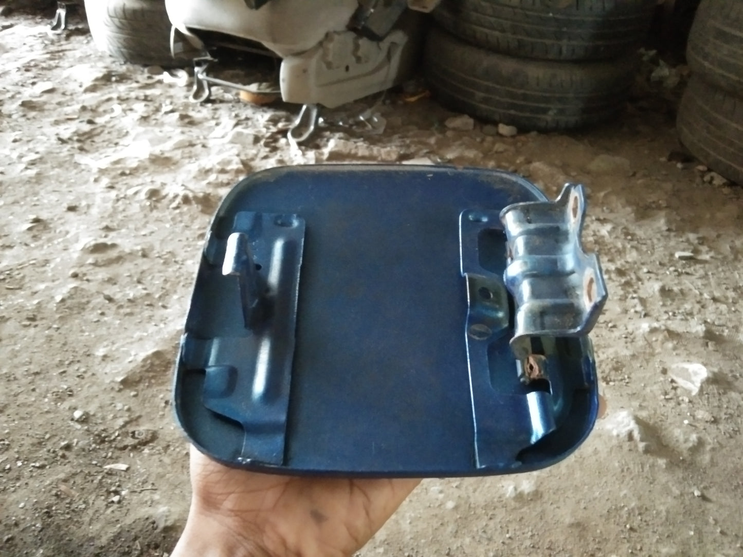 Escape Gas Tank Cover