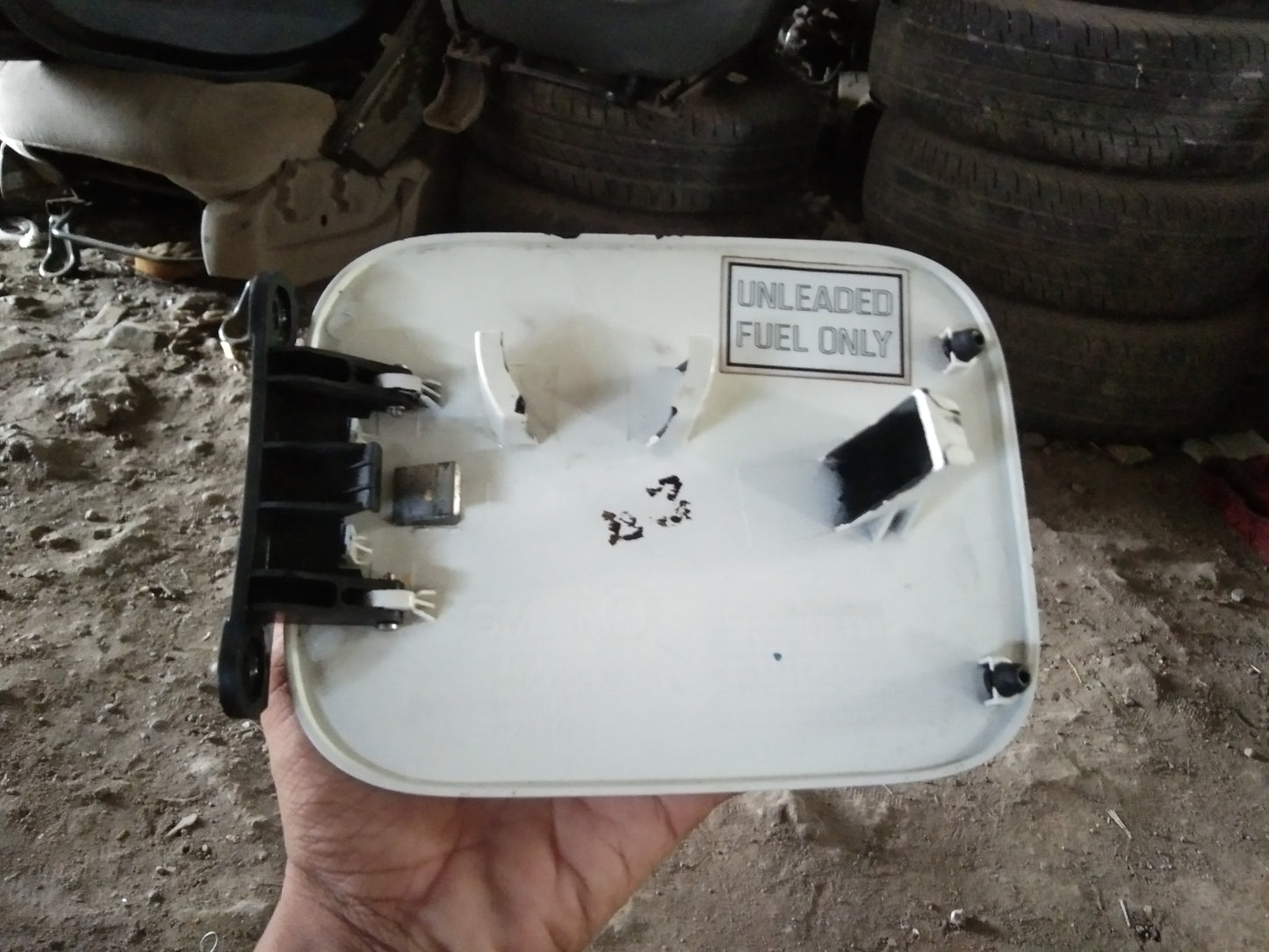 Optra Gas Tank Cover