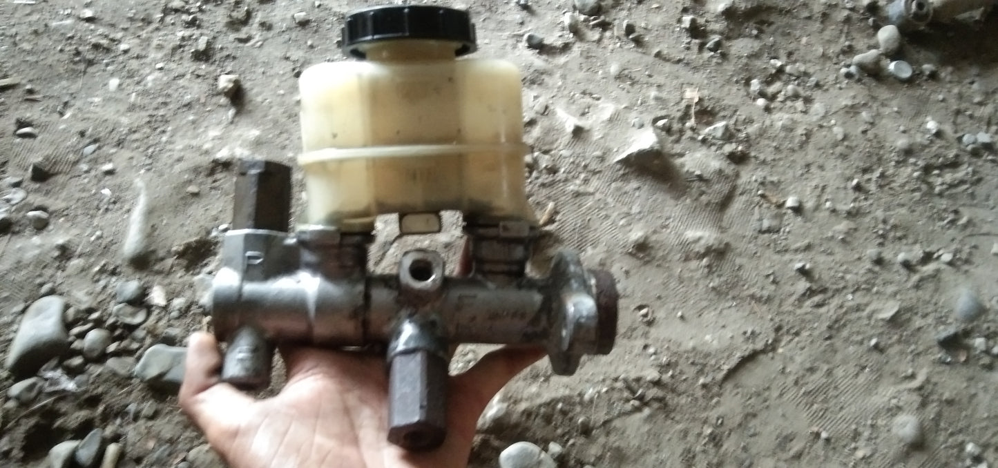 Nissan Centra Brake Master