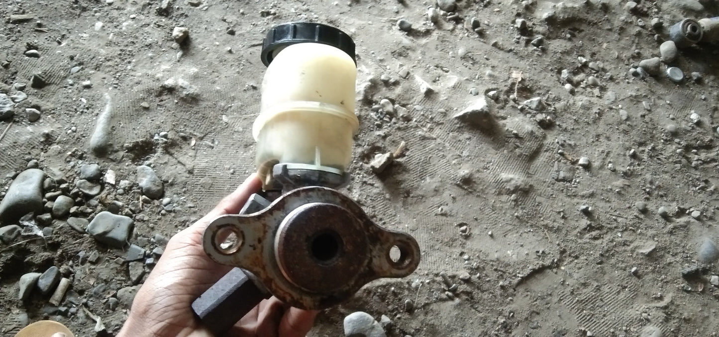 Nissan Centra Brake Master