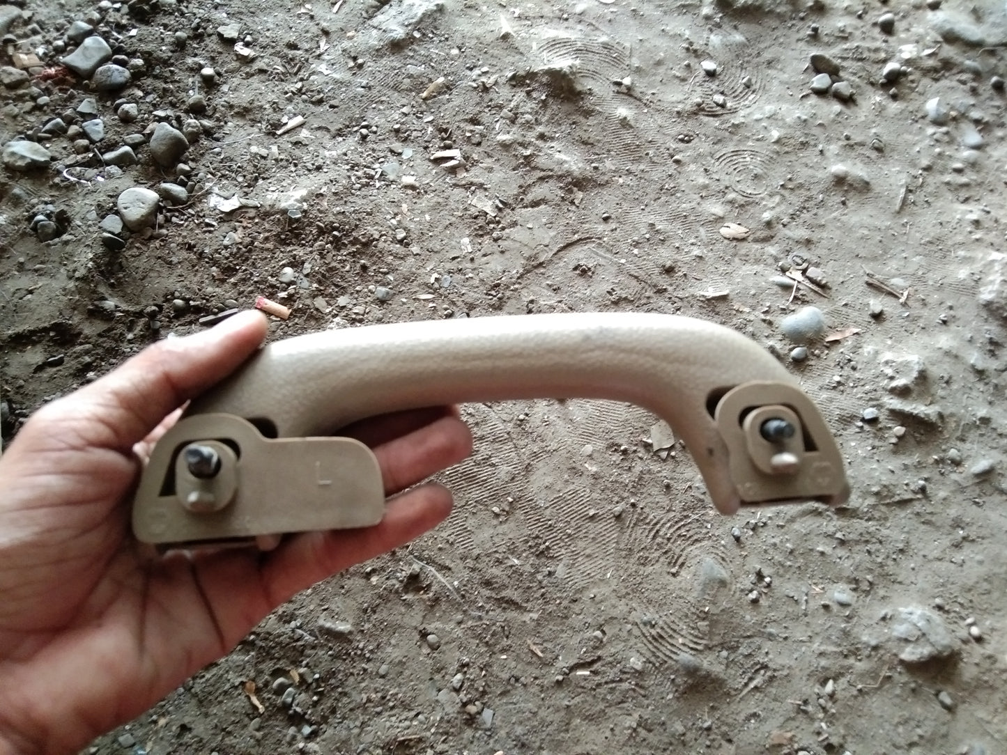 Optra 1.6 Selling Handle Front Driver Side