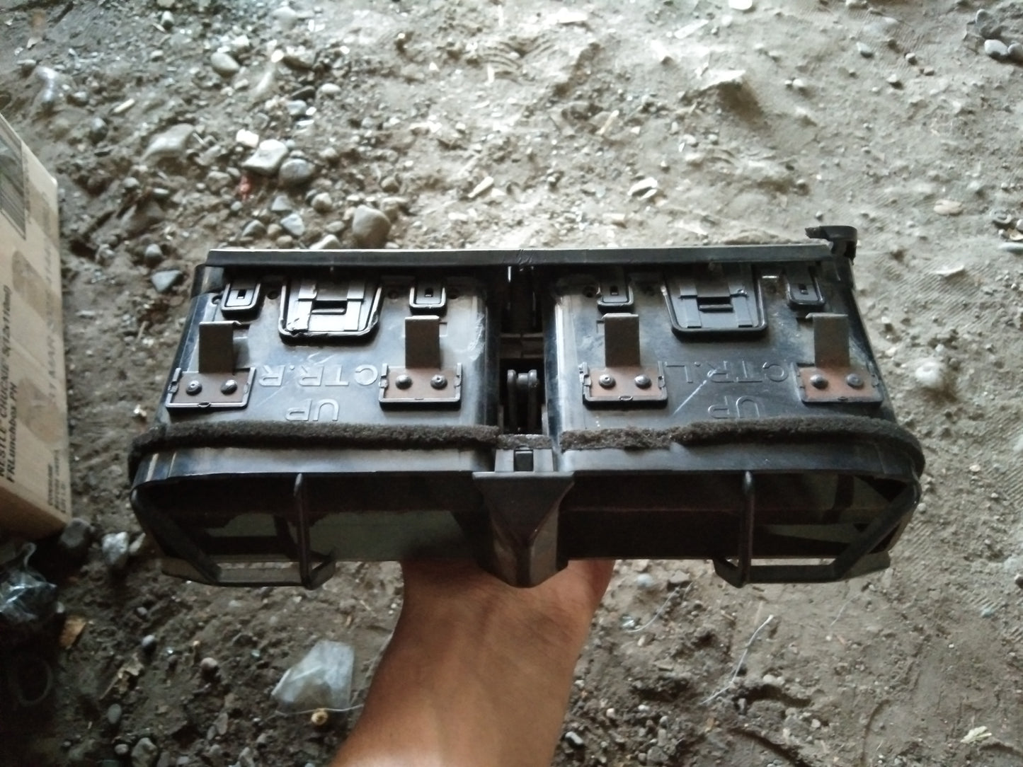 Nissan Cefiro Rear Center Frame AC Vent