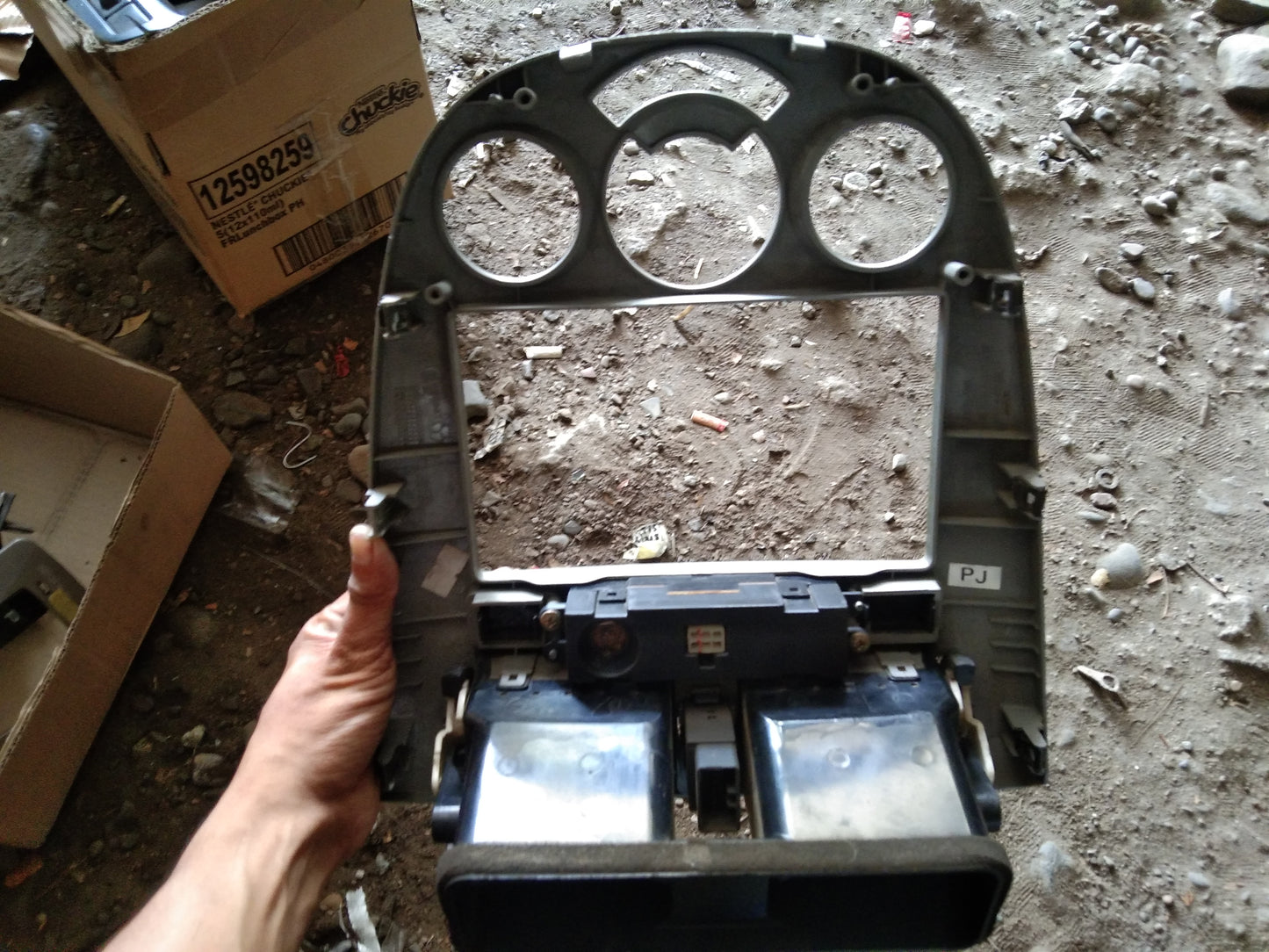 Optra Center Frame Rear AC Vent