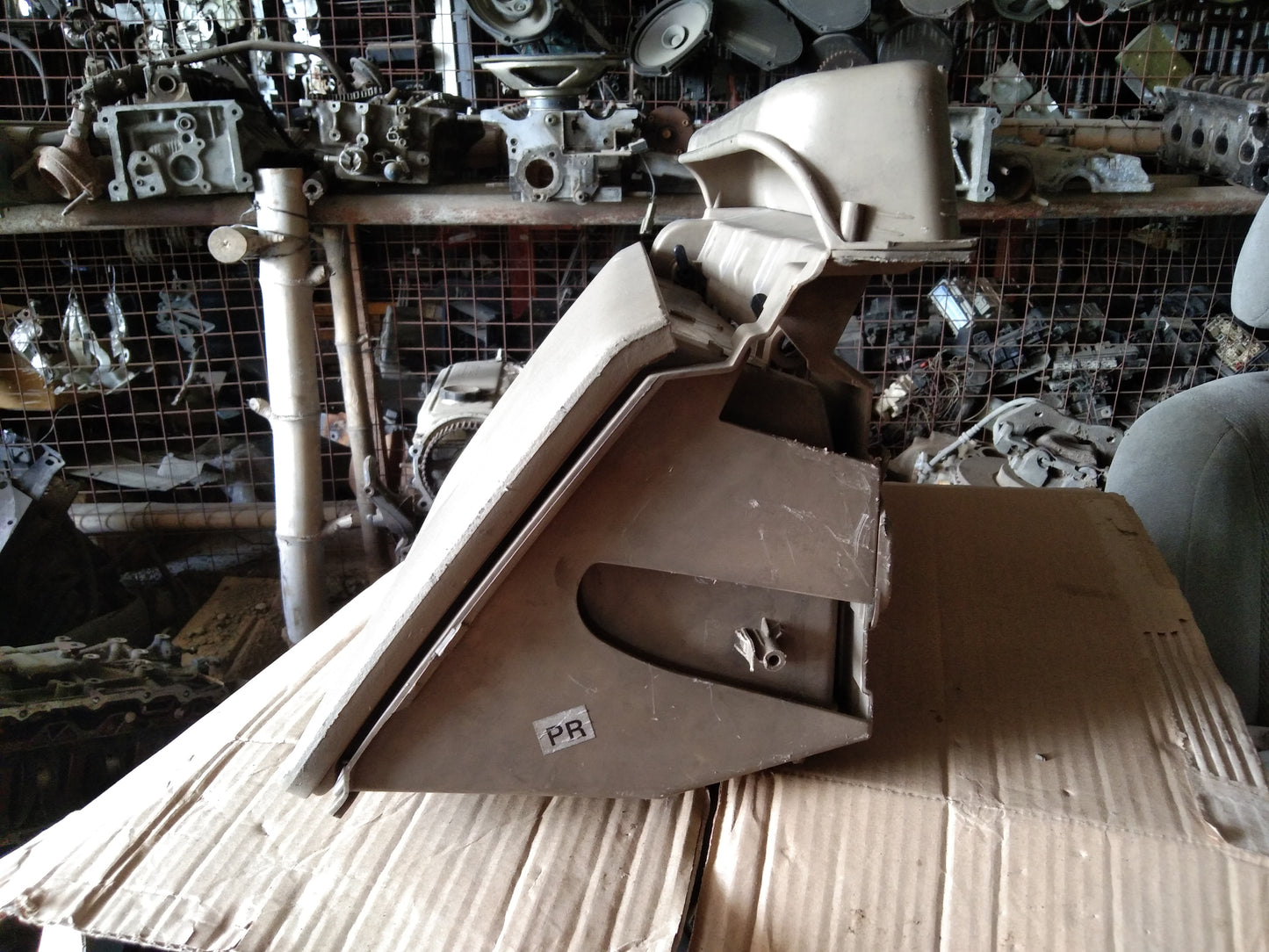 Optra 1.6 Glove Box