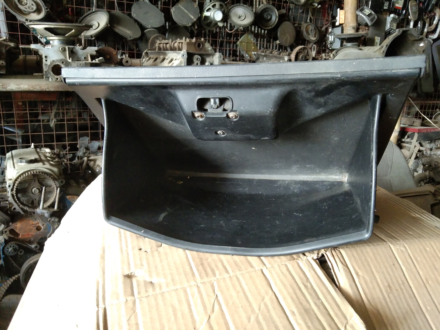 Mazda 3.2.3 Glove Box
